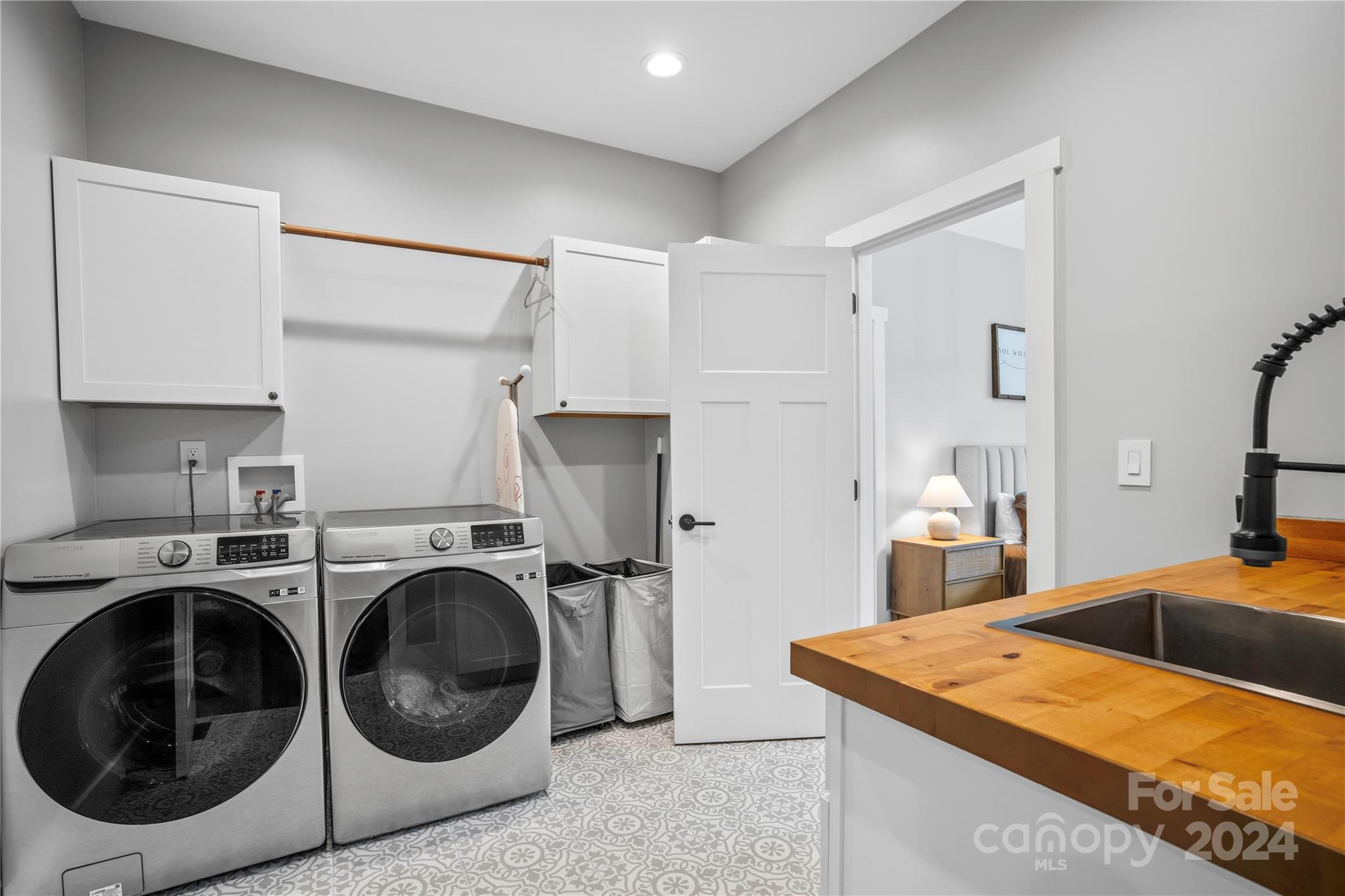 111 Oak Mountain Drive