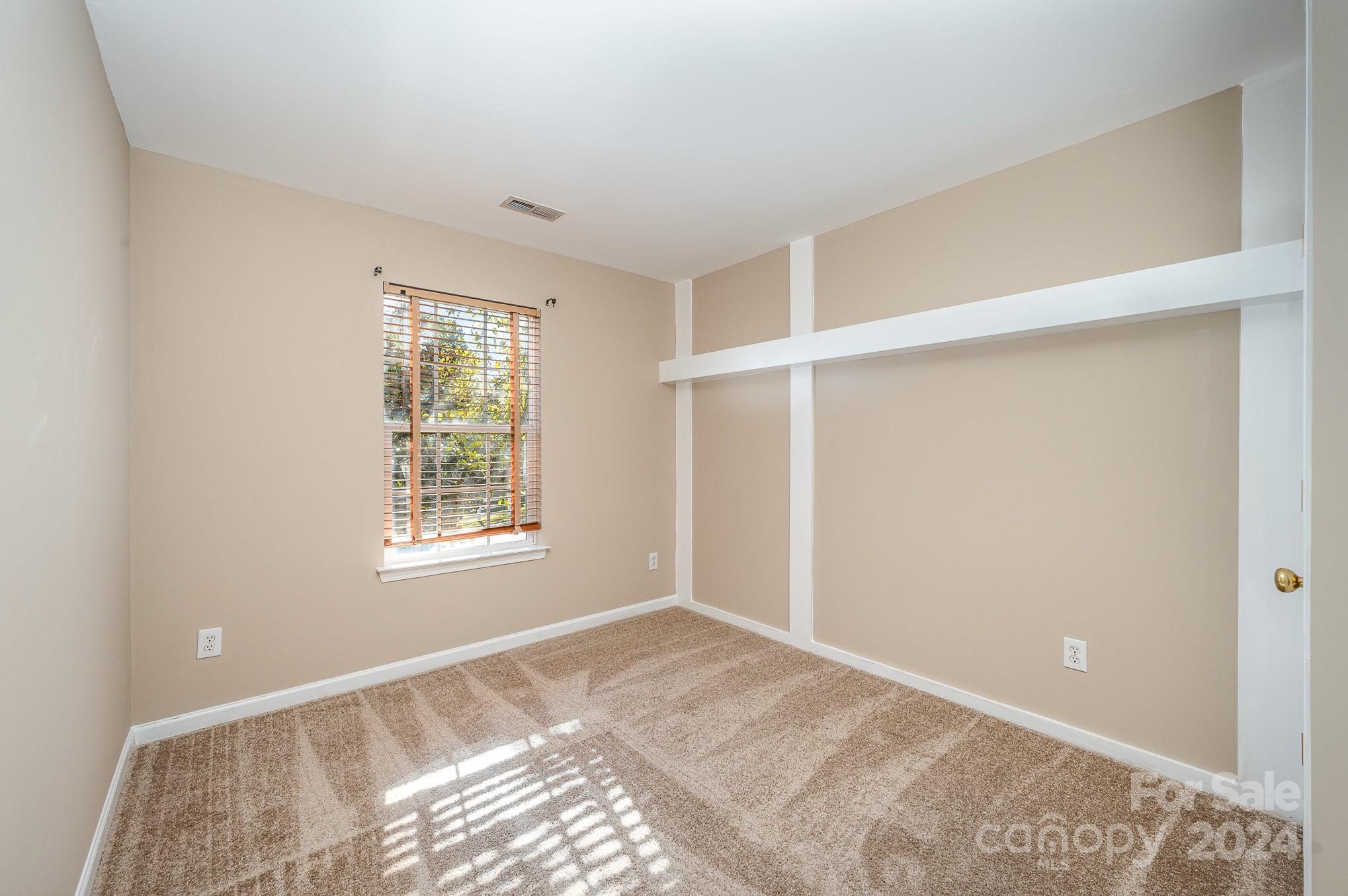 7912 Bristle Lane