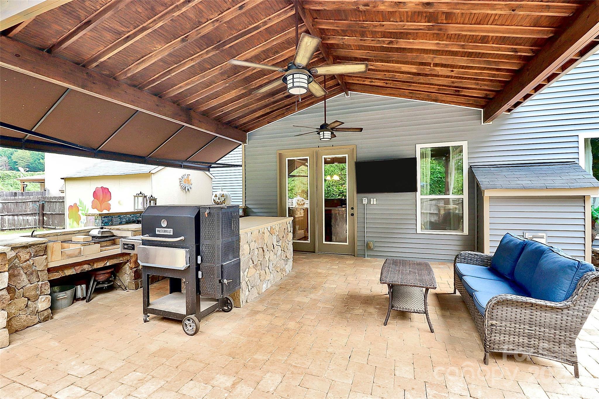 2012 Wade Hampton Circle