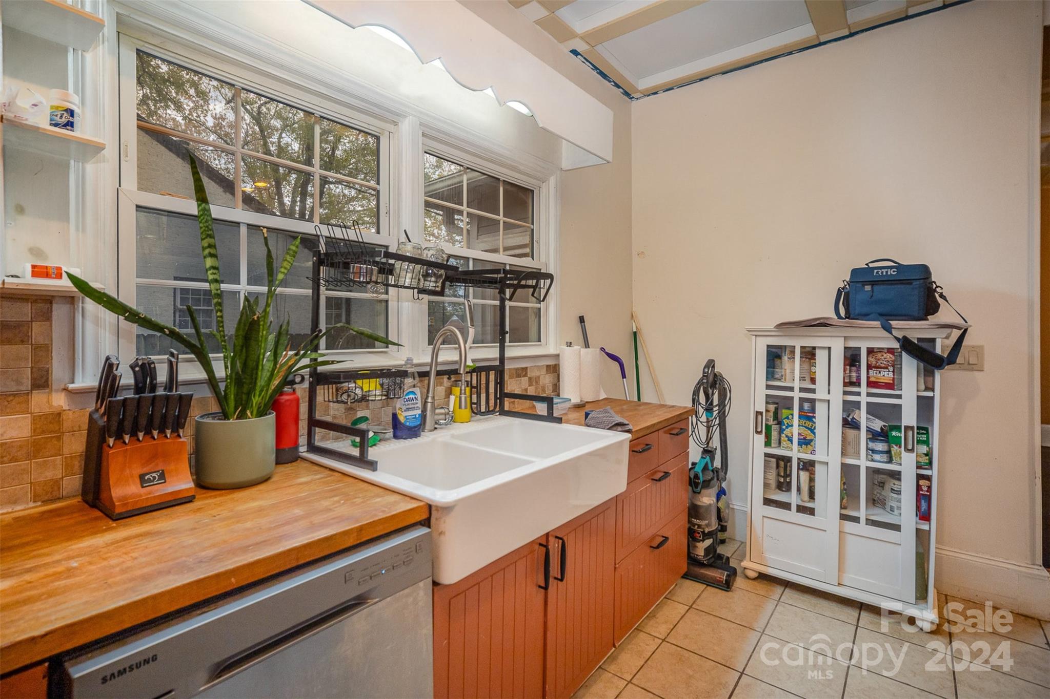 408 W 5th Avenue