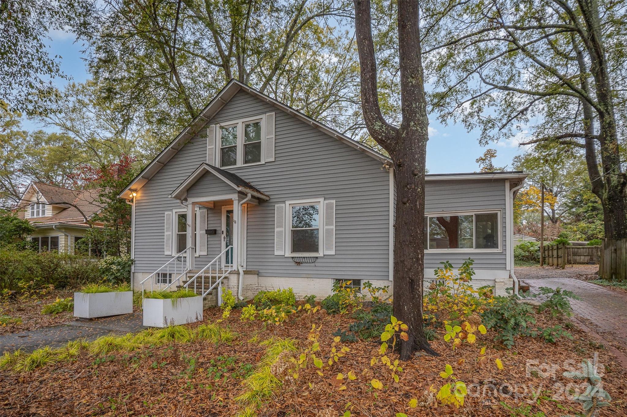 408 W 5th Avenue