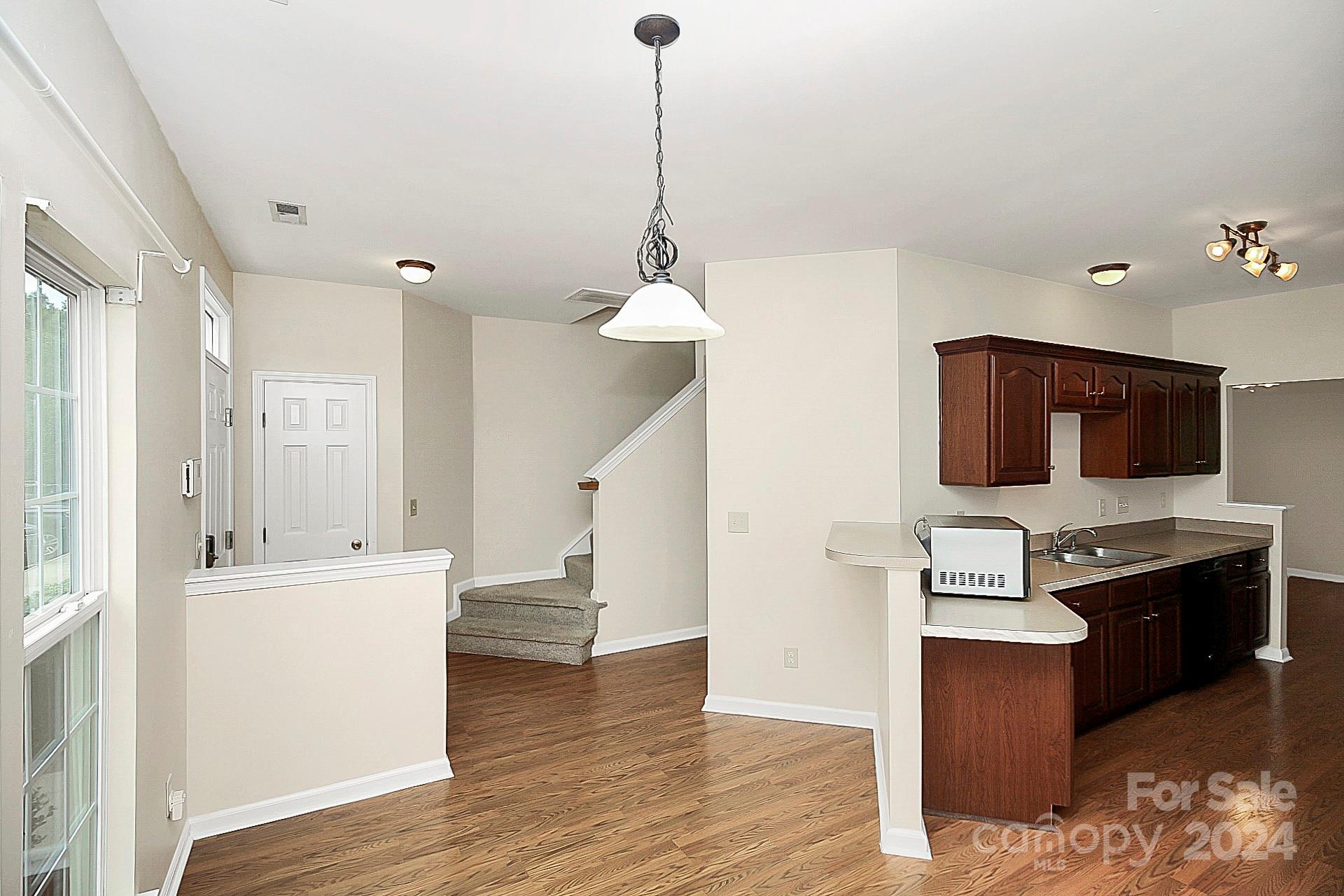 1282 BRANSON Road NW