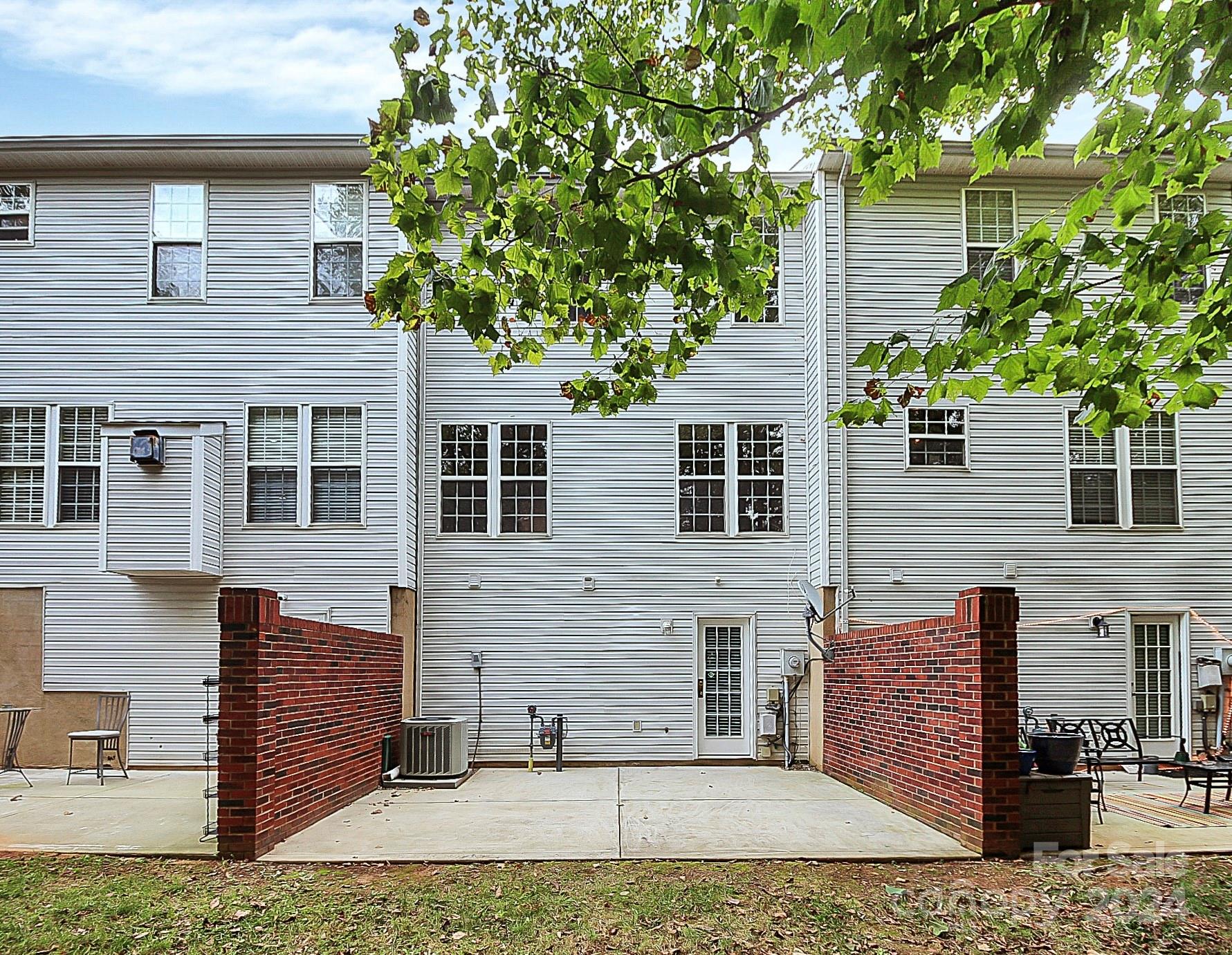 1282 BRANSON Road NW