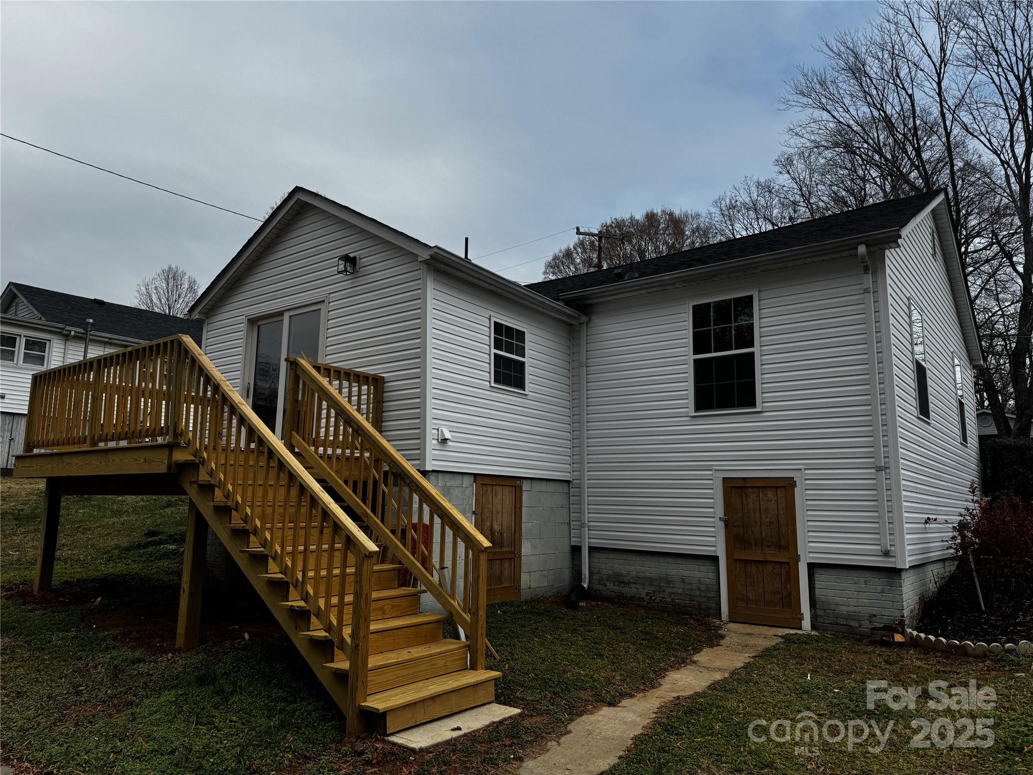 112 Mccray Avenue
