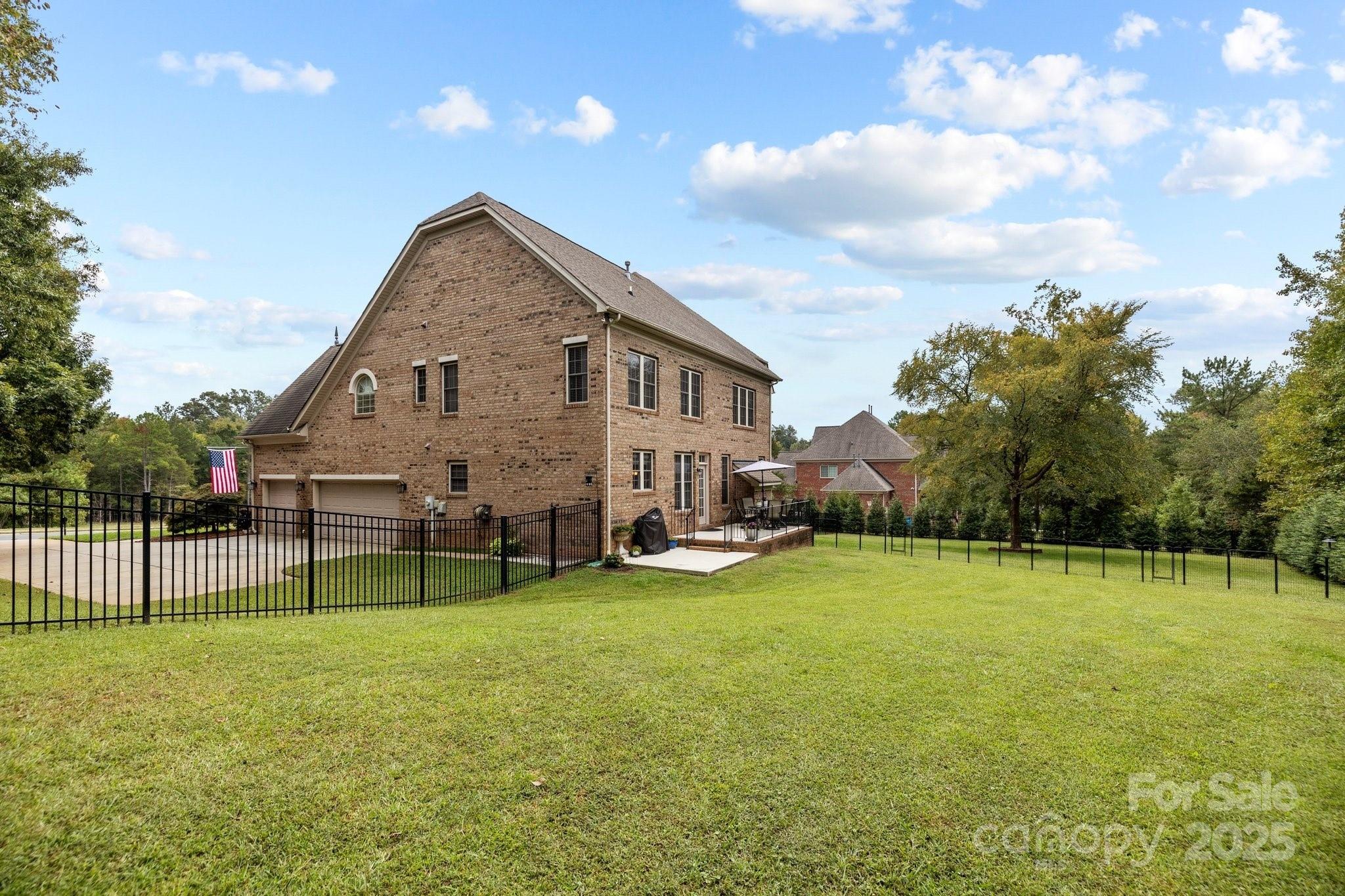 10418 Annie Oakley Lane