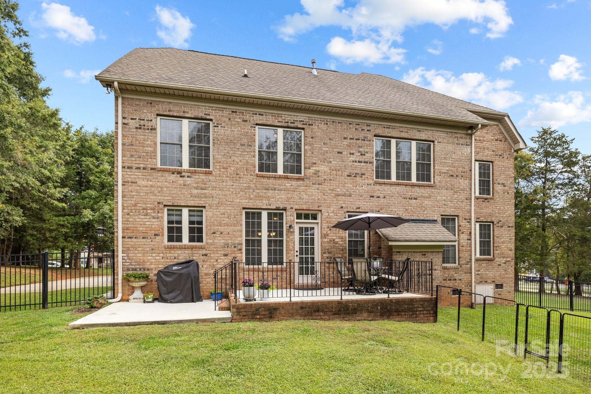 10418 Annie Oakley Lane