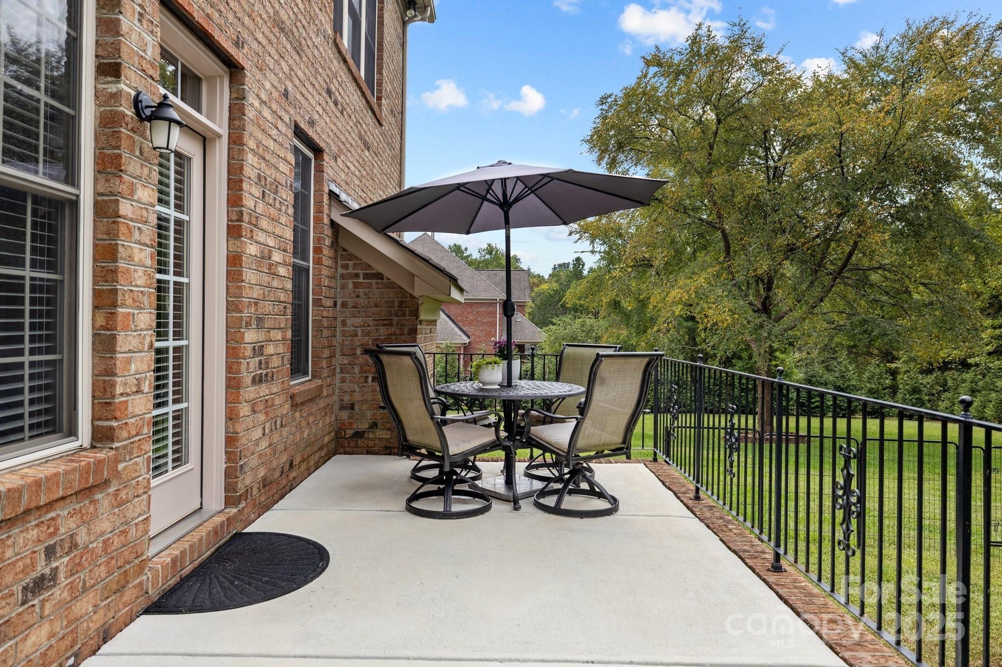 10418 Annie Oakley Lane