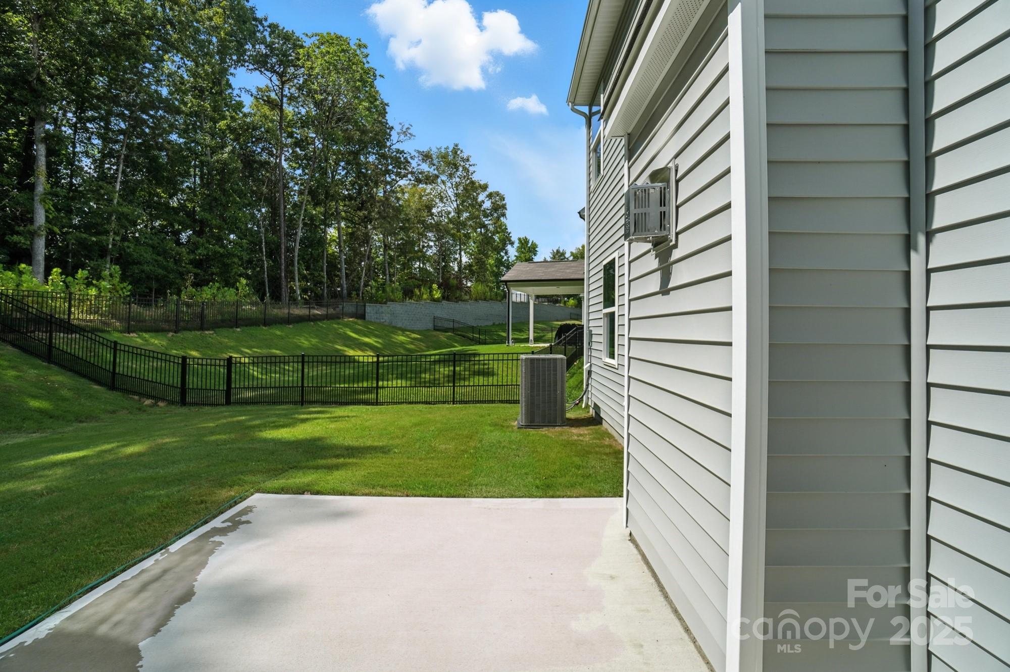 5124 Heathland Drive