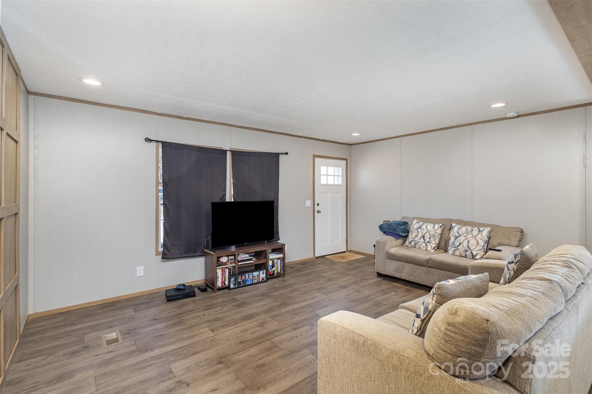 616 Lhasa Apso Lane
