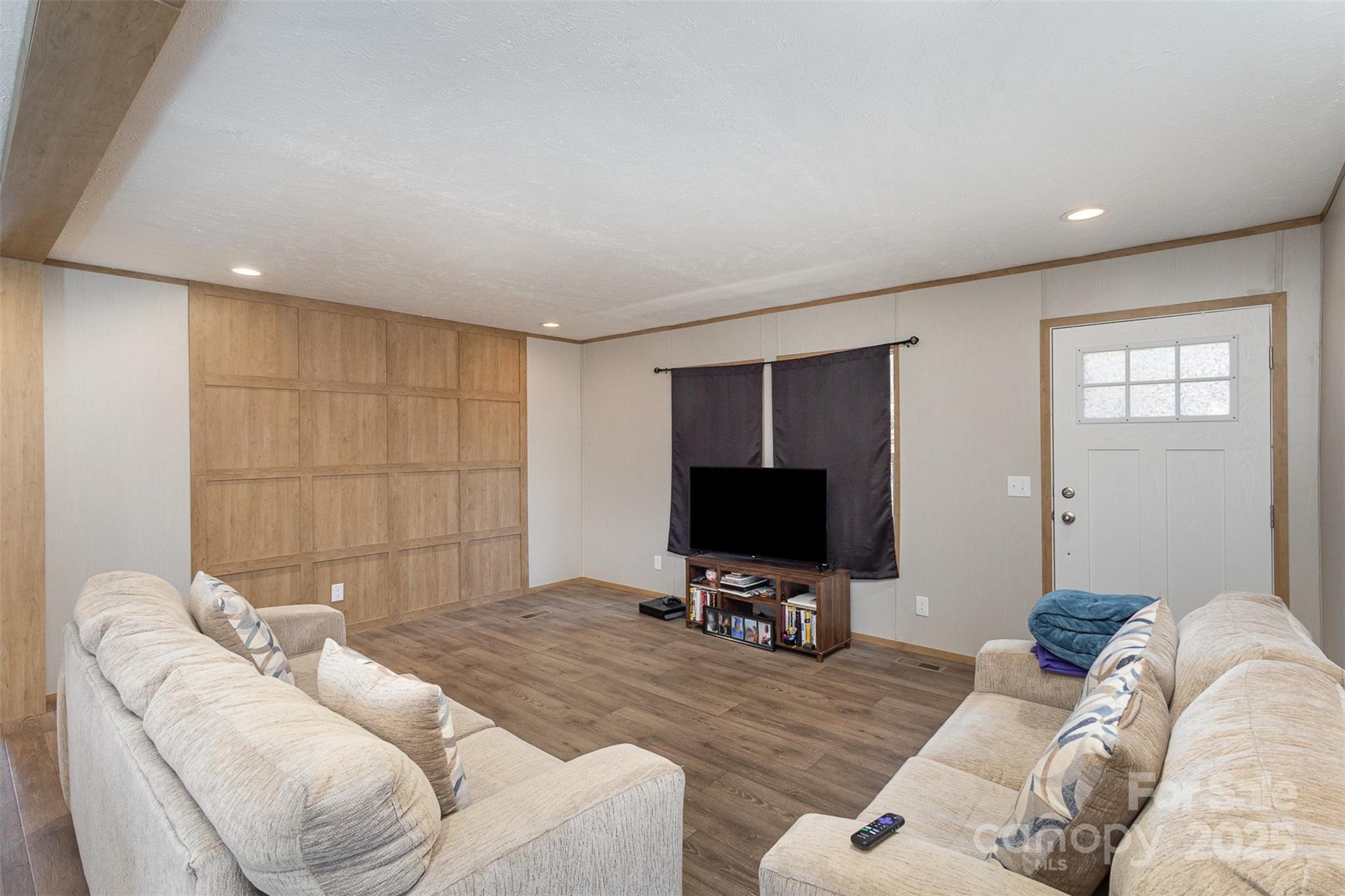 616 Lhasa Apso Lane