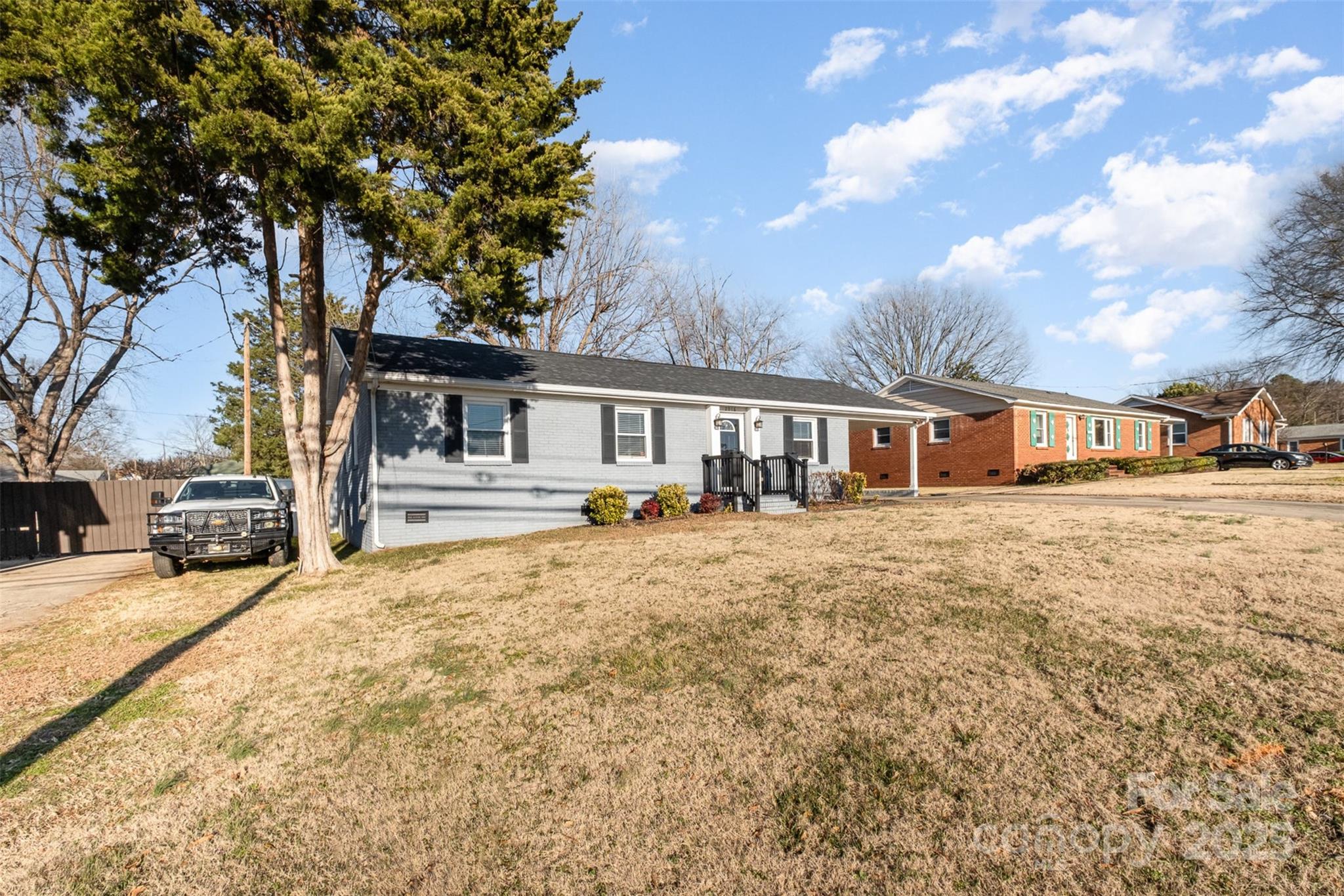 2016 W Arrowood Road