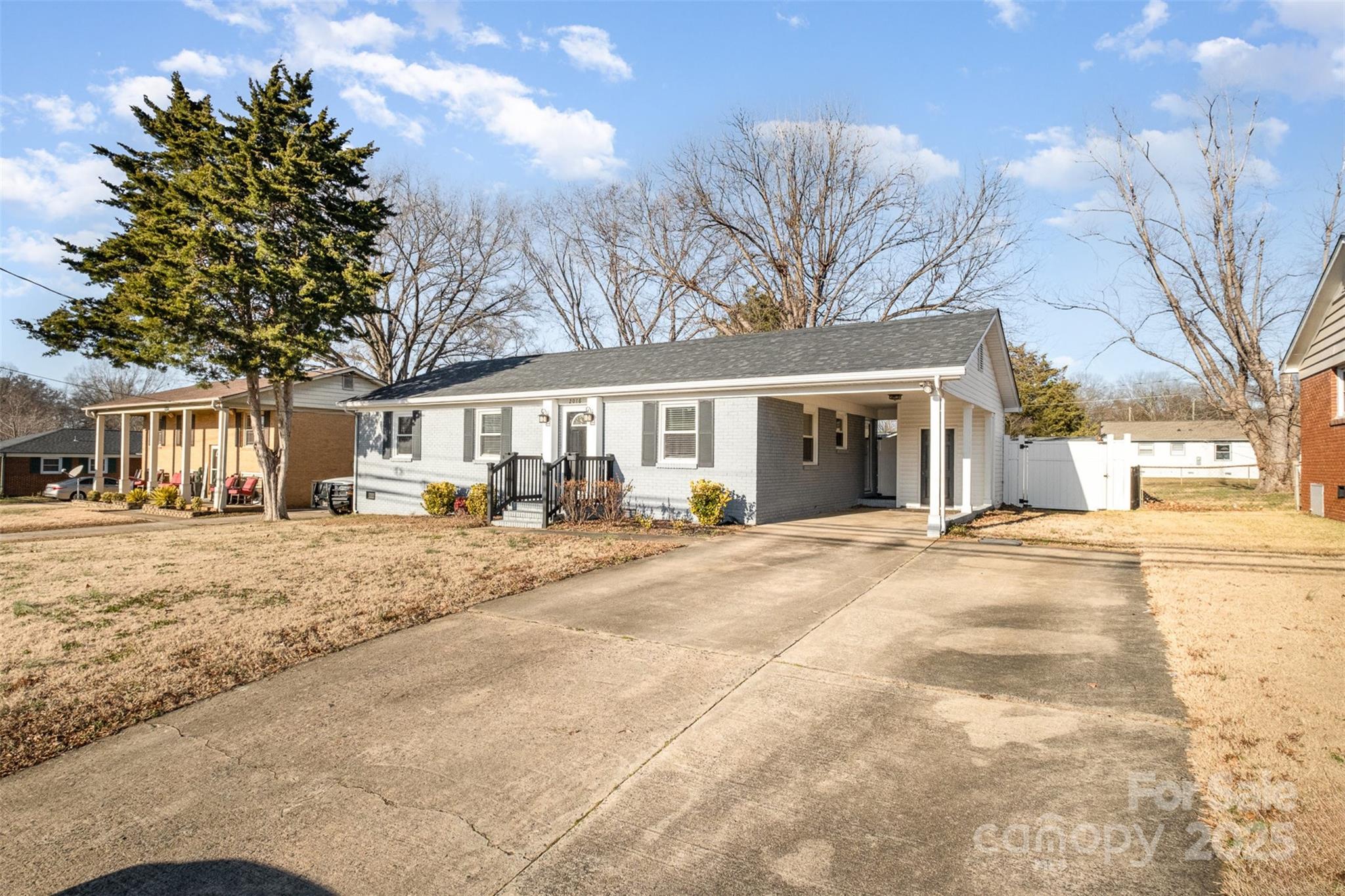 2016 W Arrowood Road