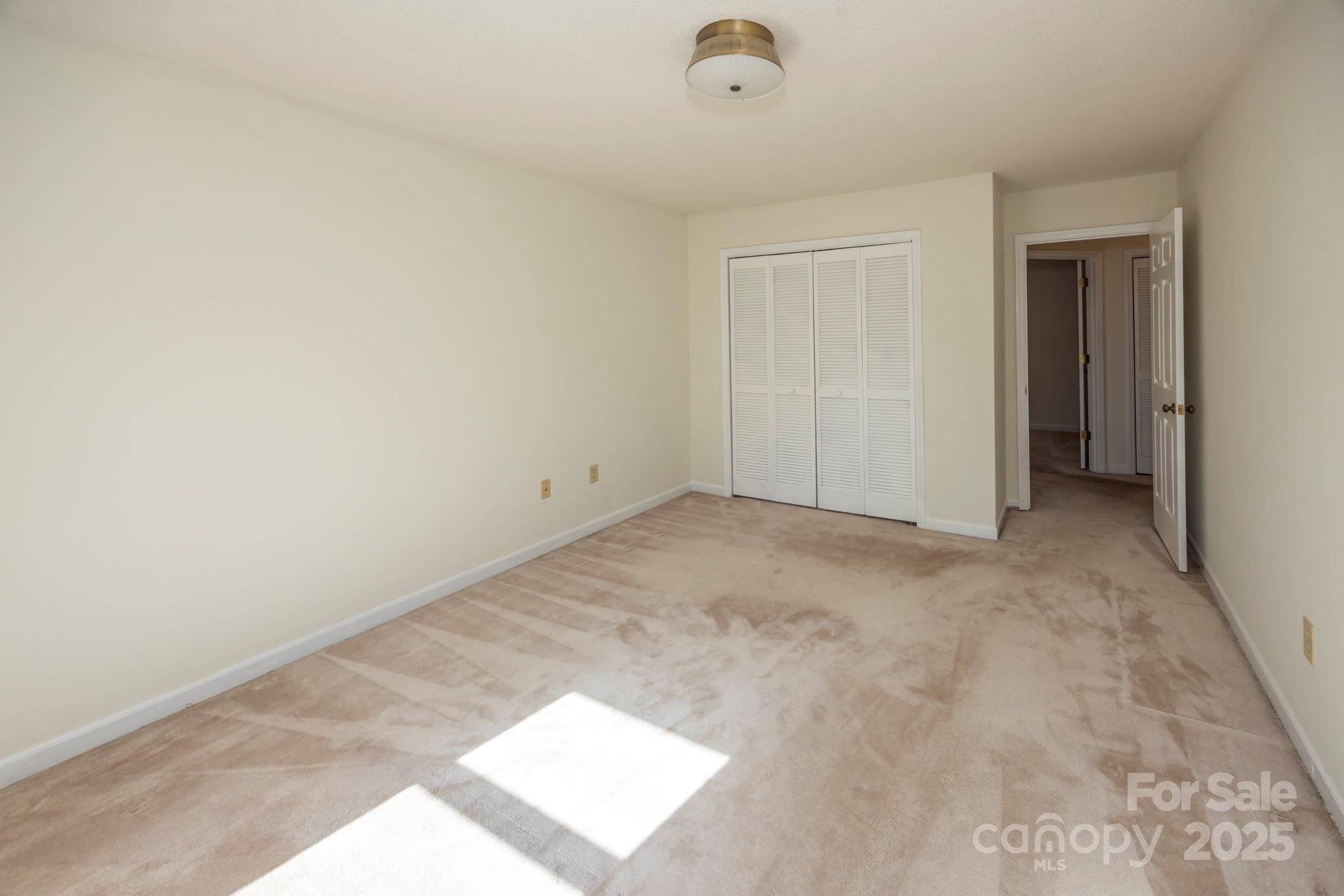 395 Thompson Road