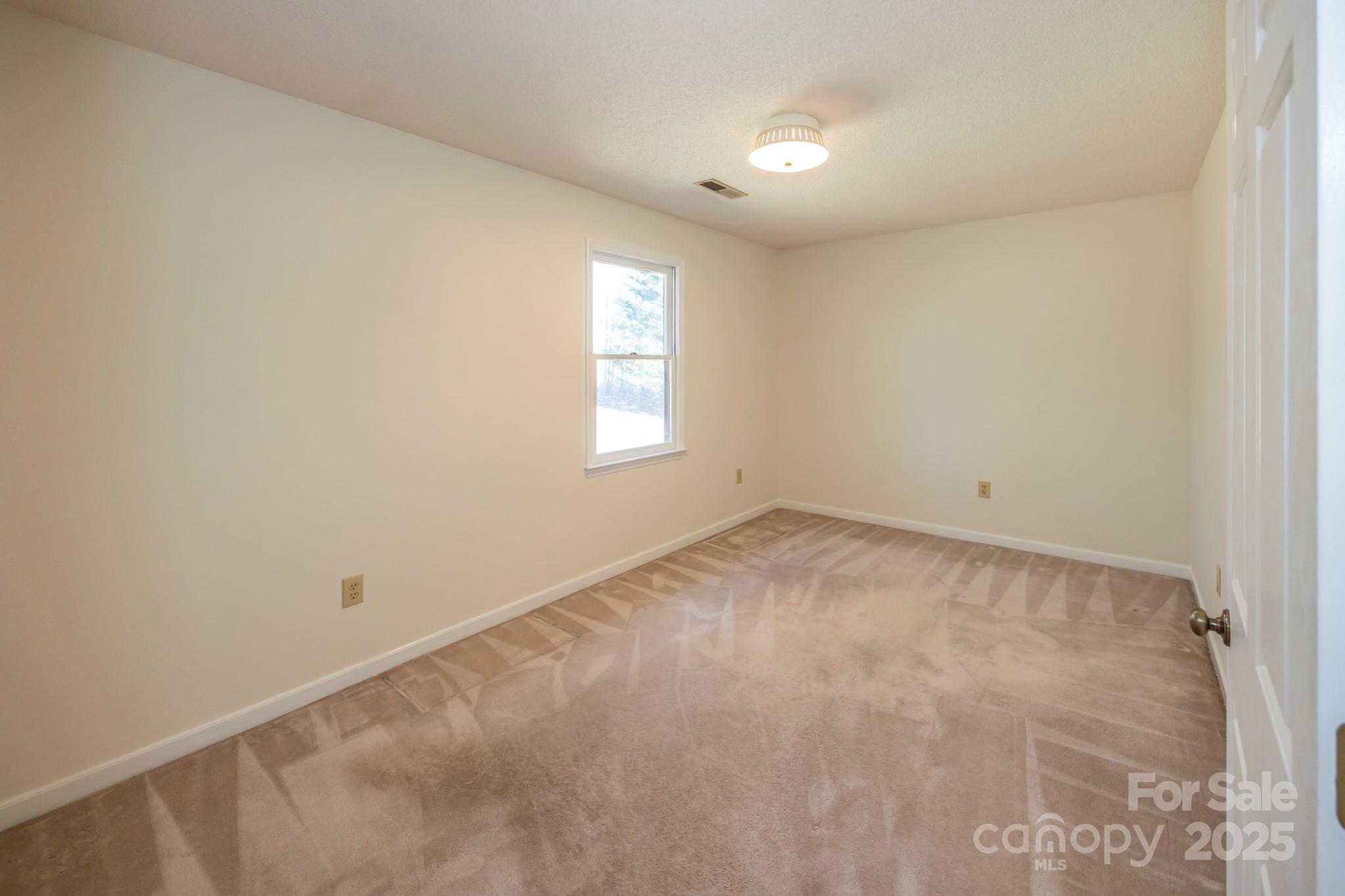 395 Thompson Road