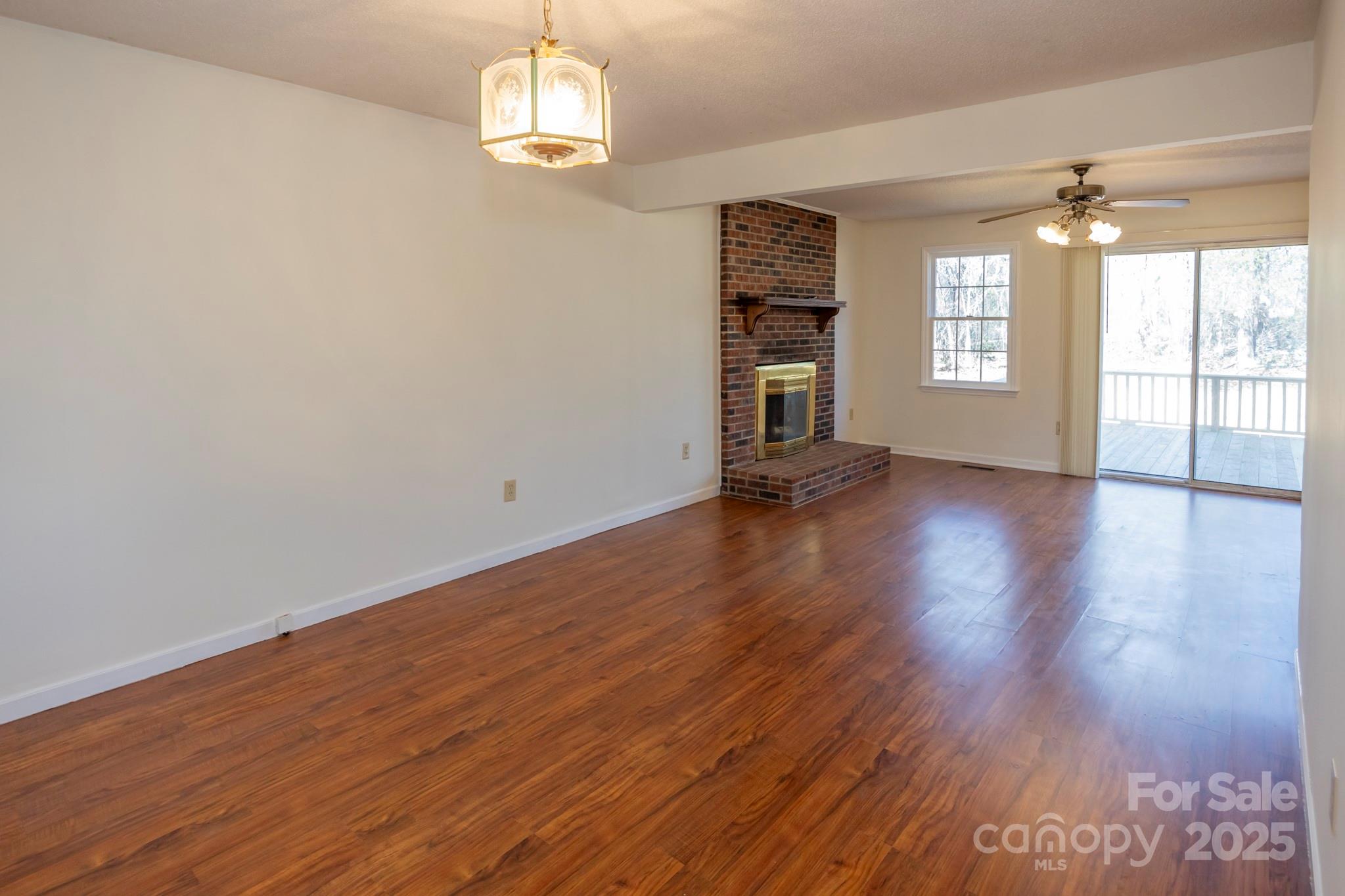 395 Thompson Road