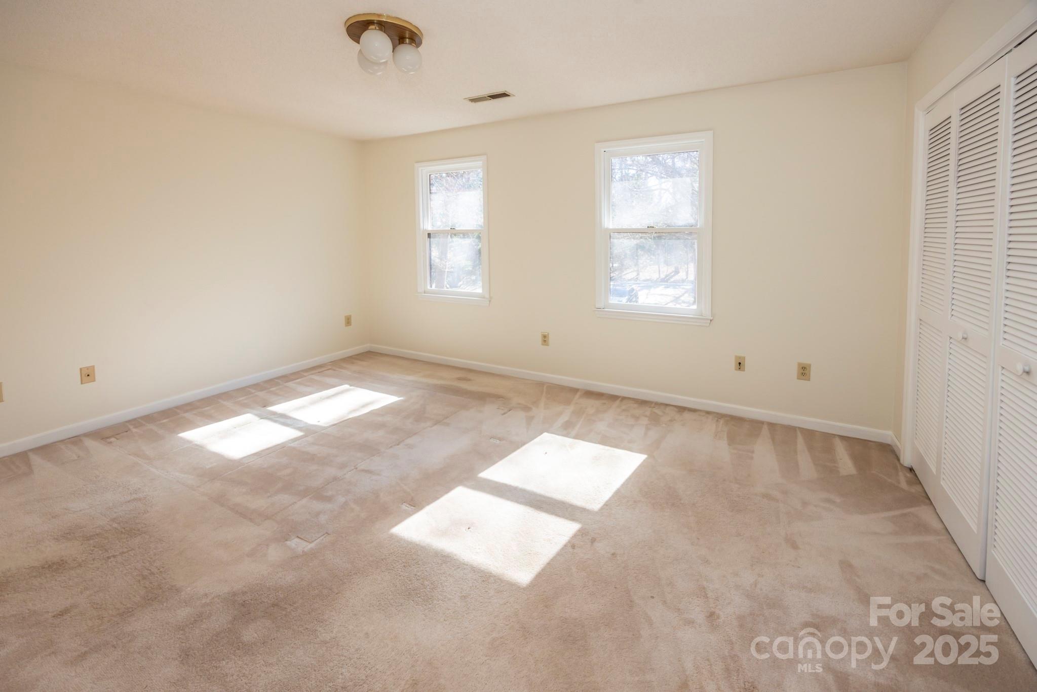 395 Thompson Road