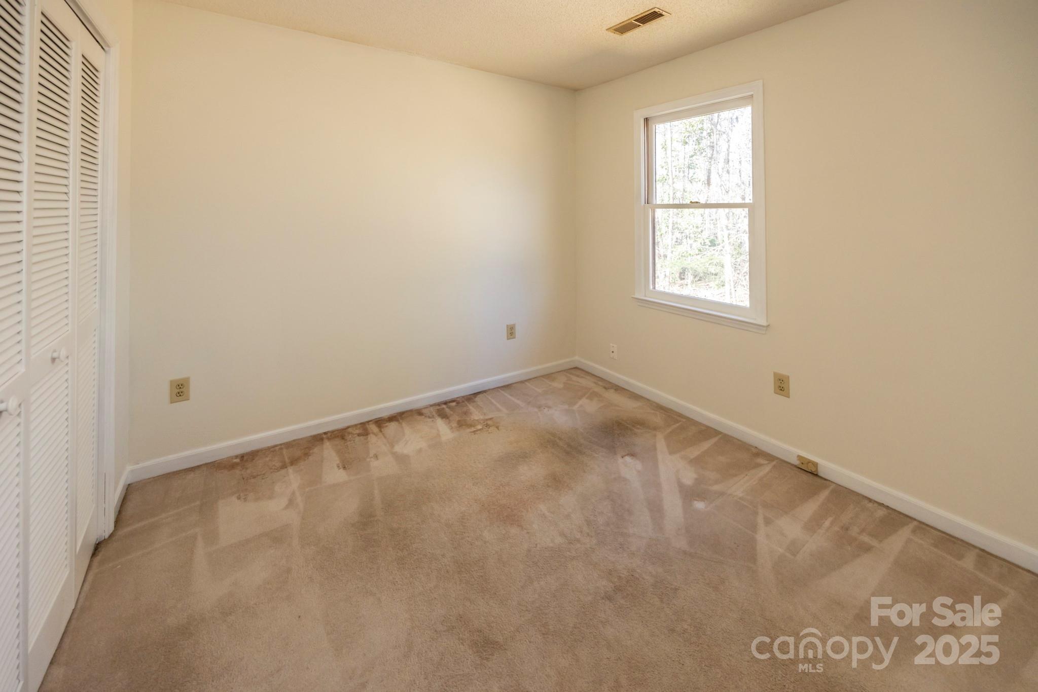 395 Thompson Road