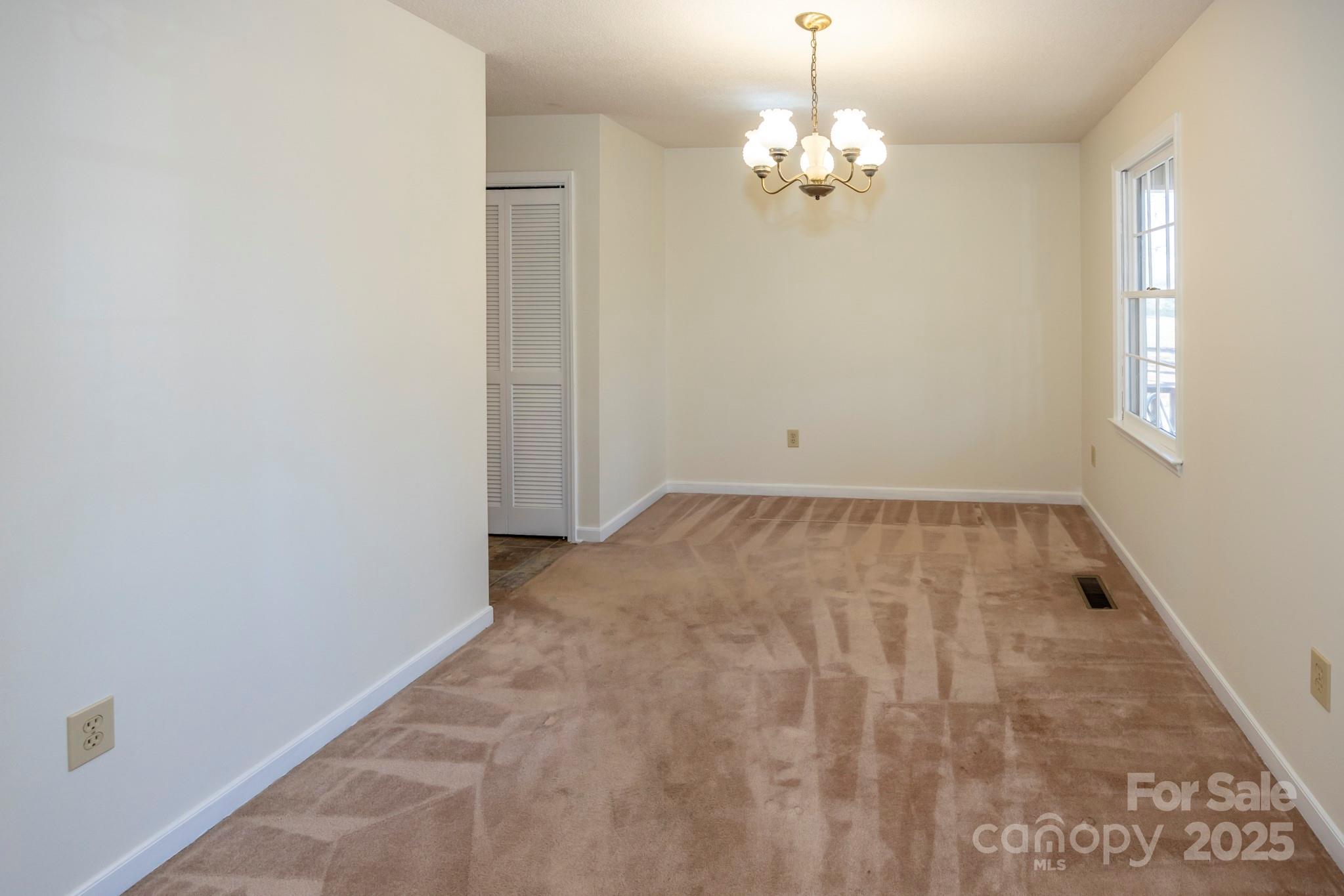 395 Thompson Road