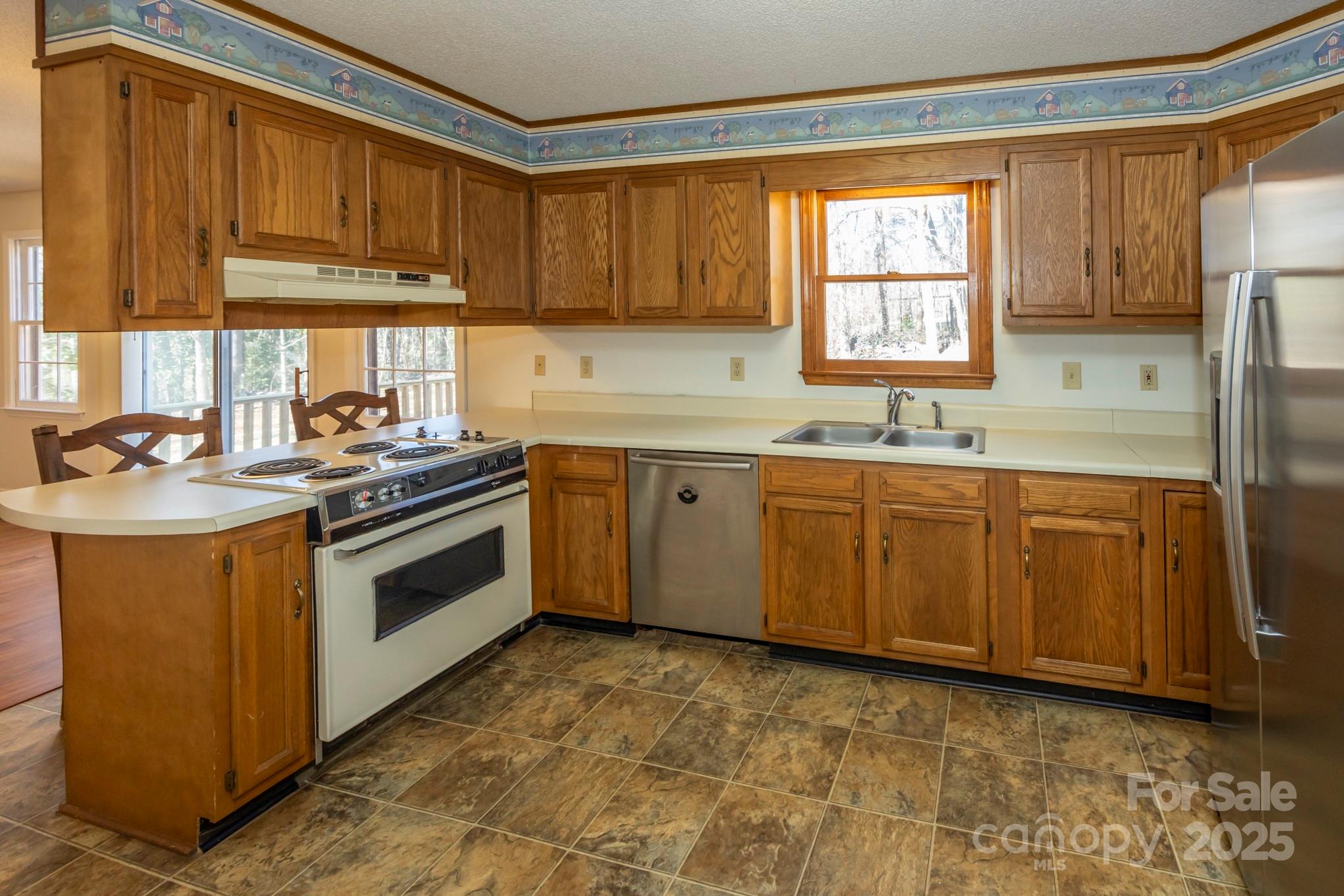 395 Thompson Road