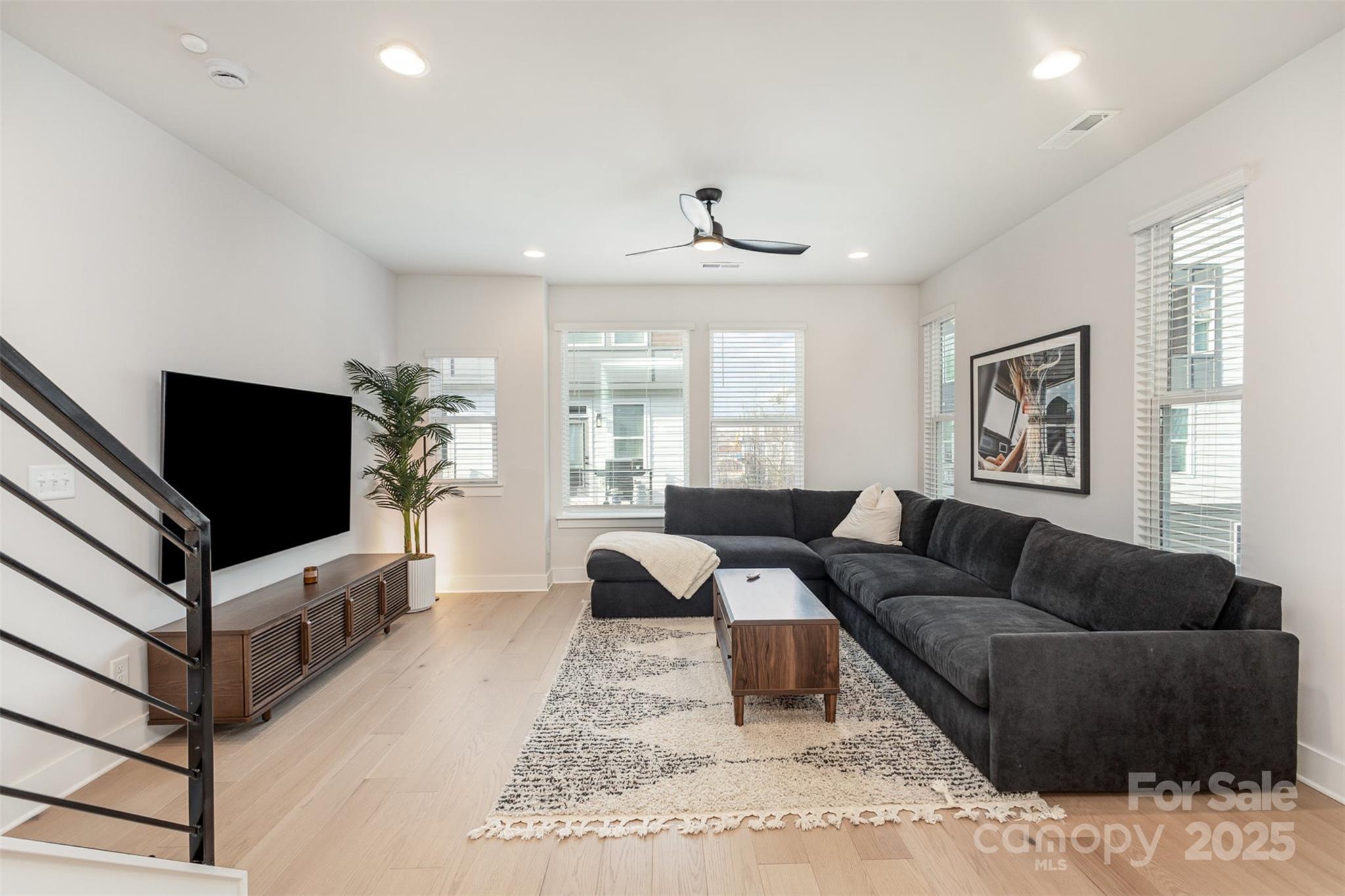 5048 York Park Lane