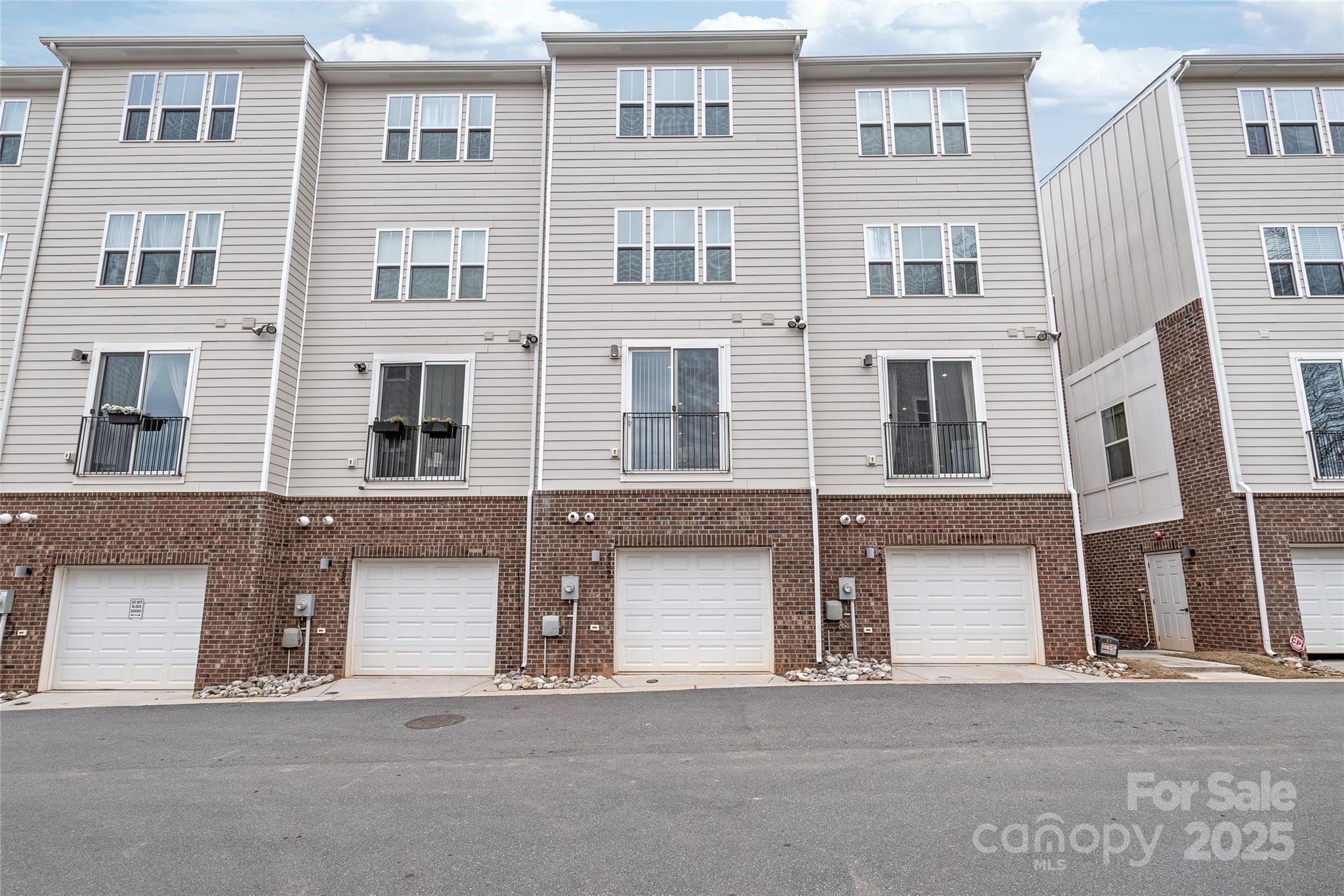 232 Parkwood Avenue