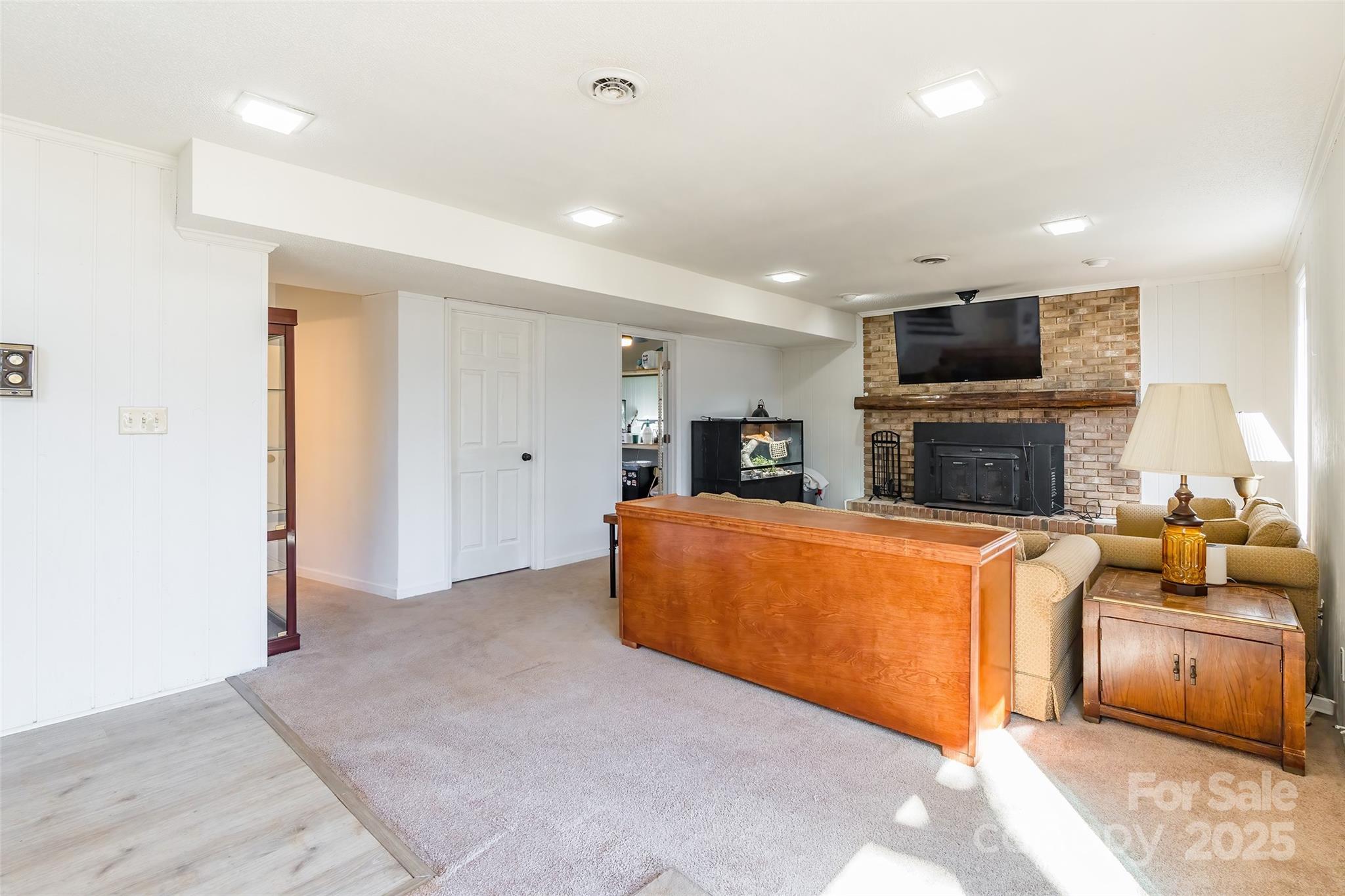 1226 Twin Lakes Road
