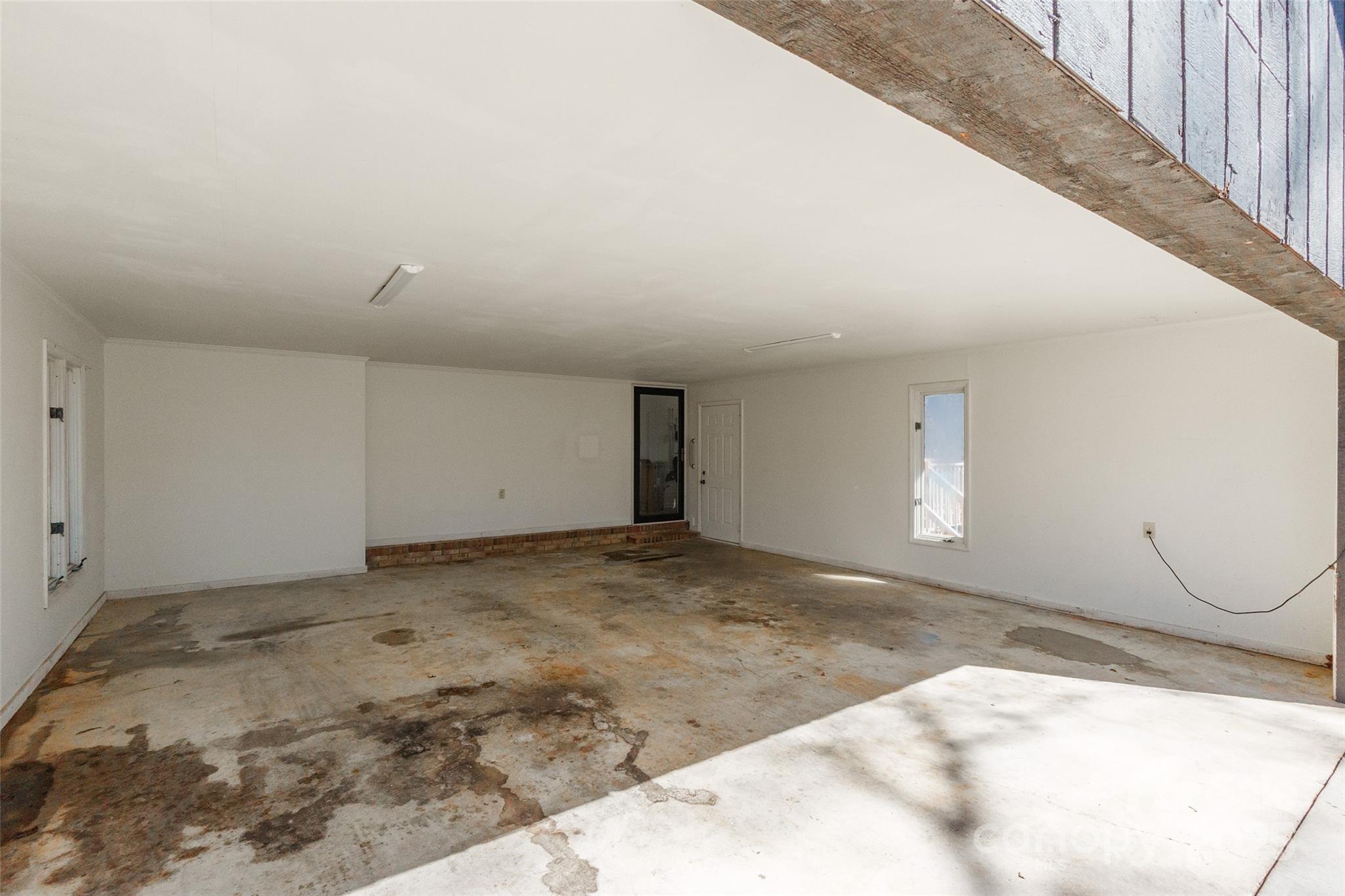 1226 Twin Lakes Road