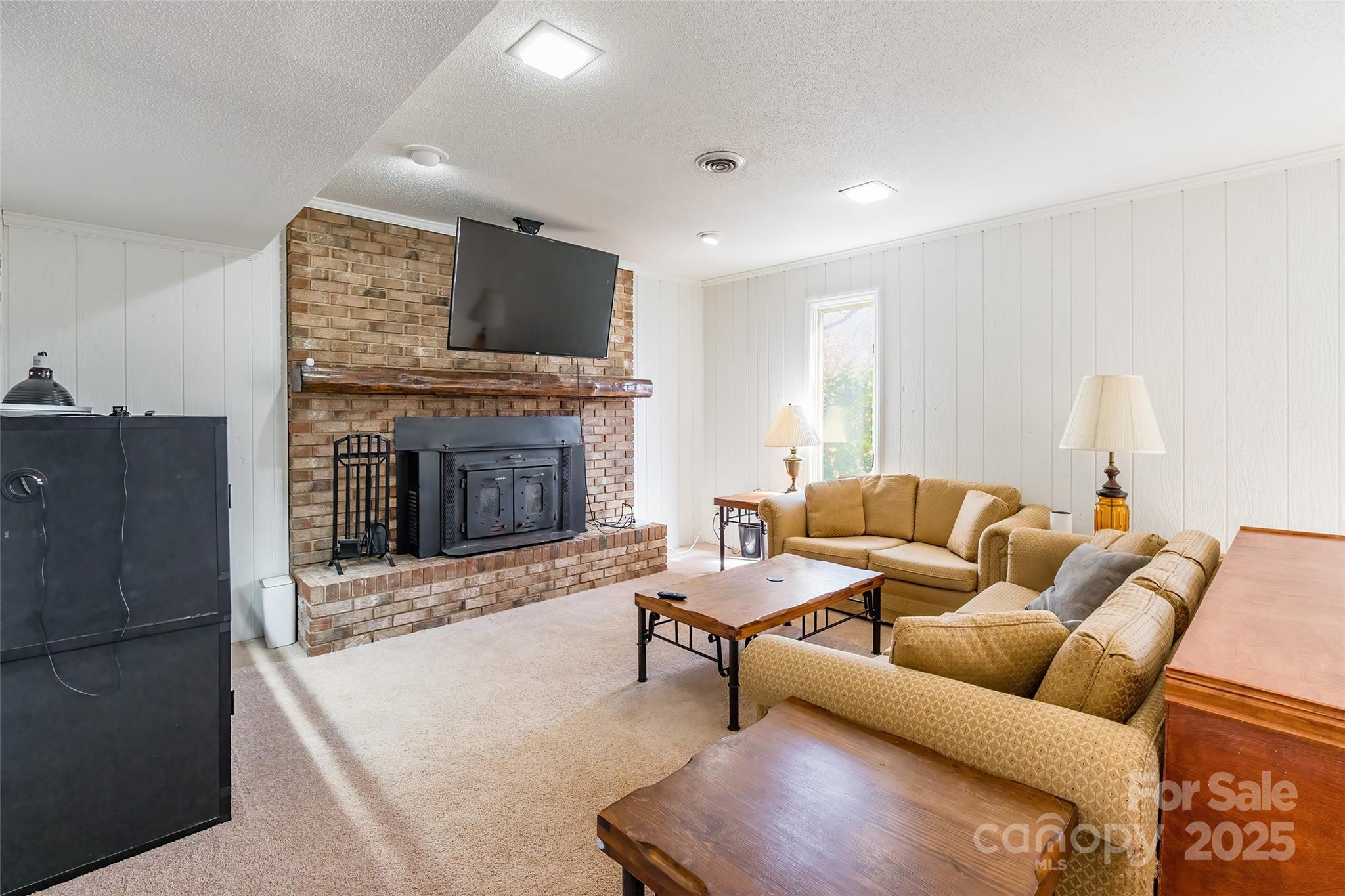 1226 Twin Lakes Road