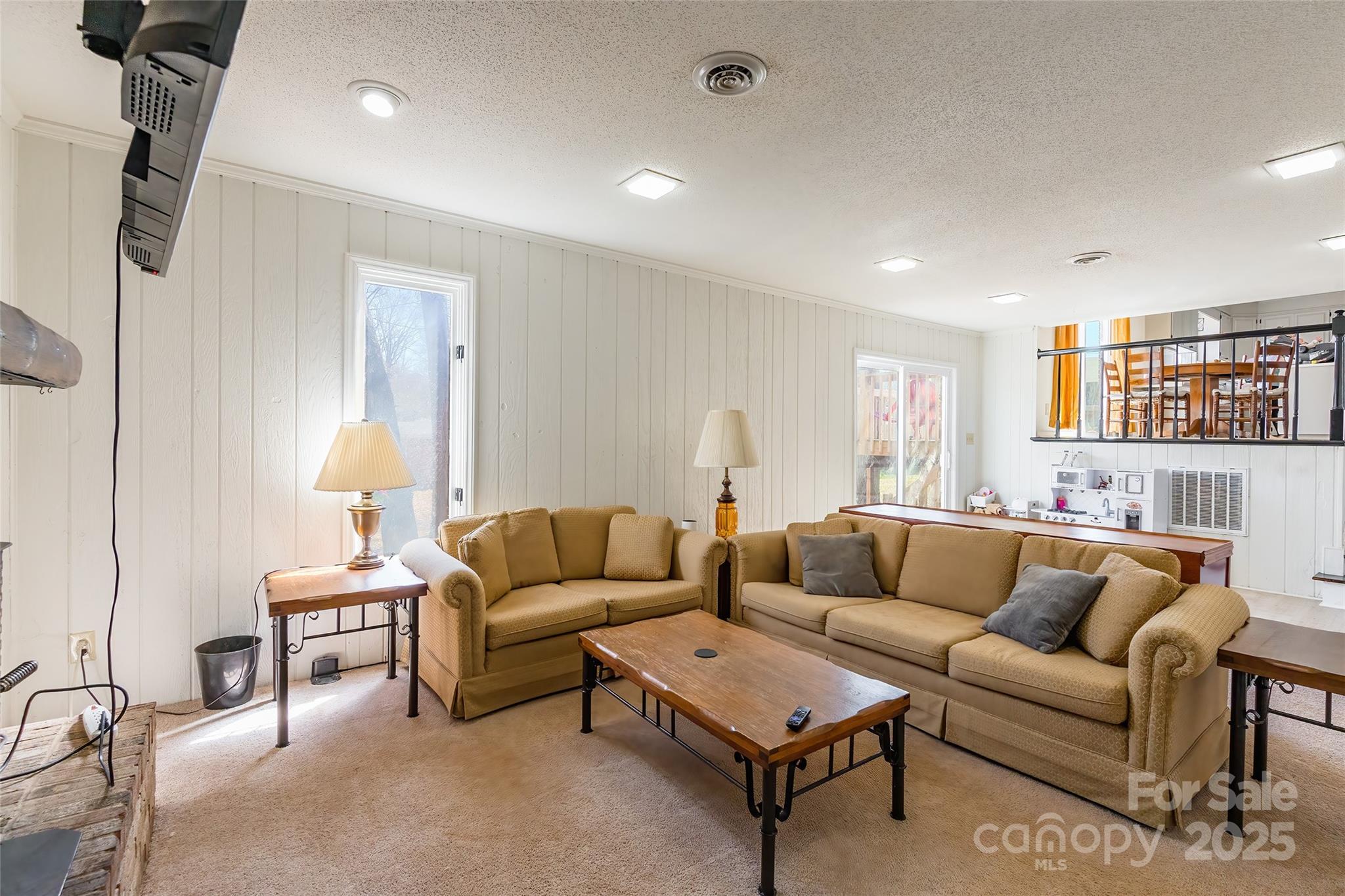 1226 Twin Lakes Road