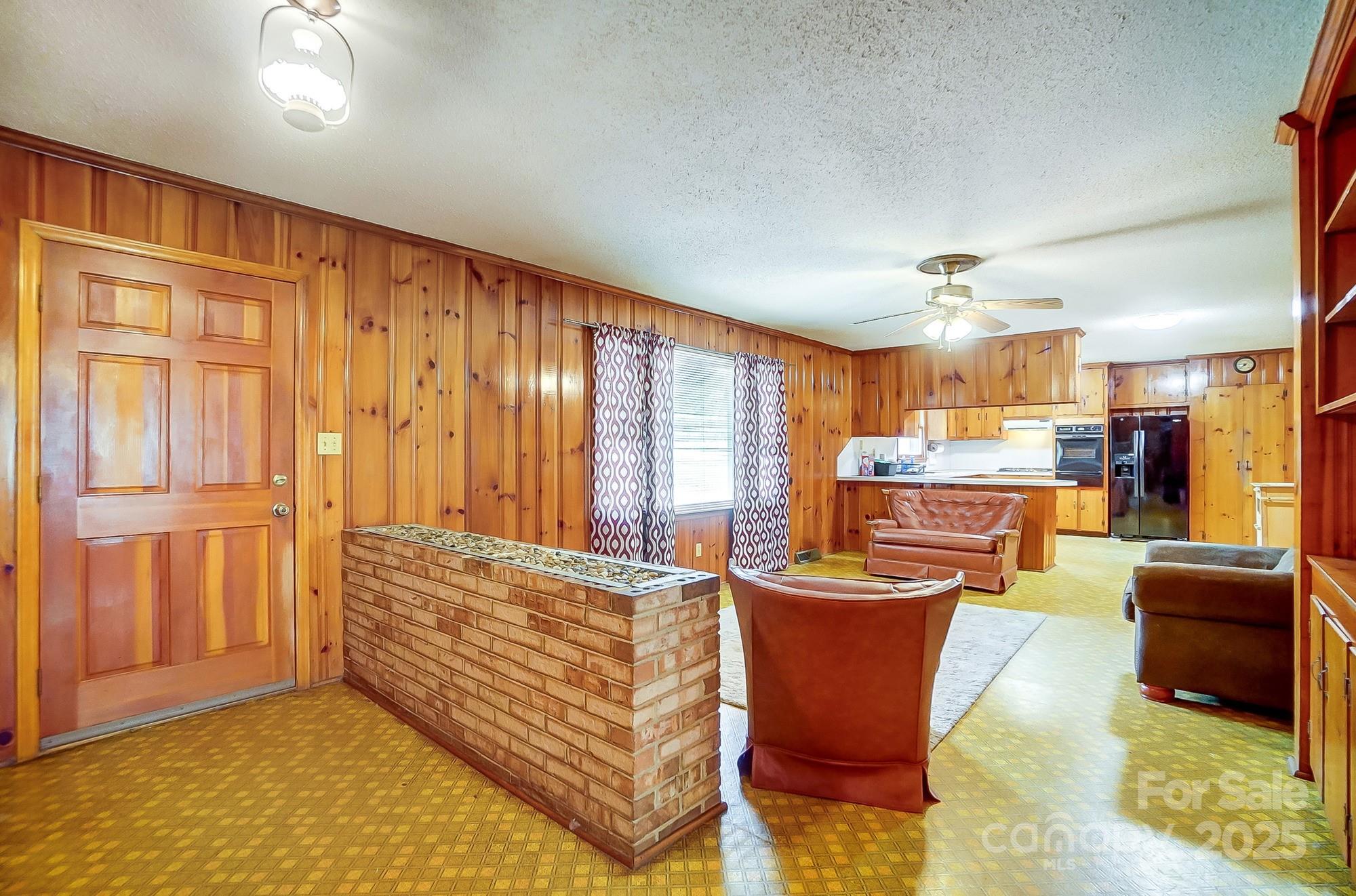 222 Weldon Circle