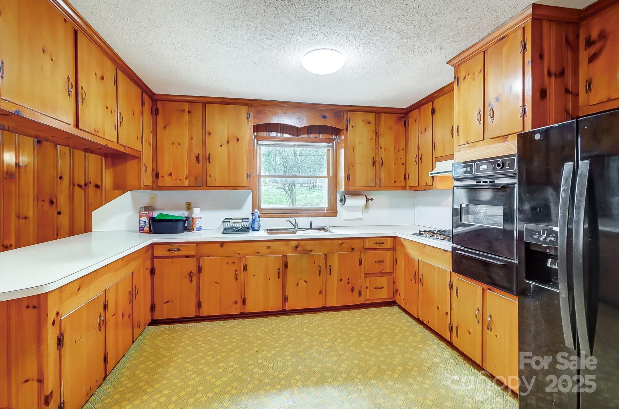 222 Weldon Circle