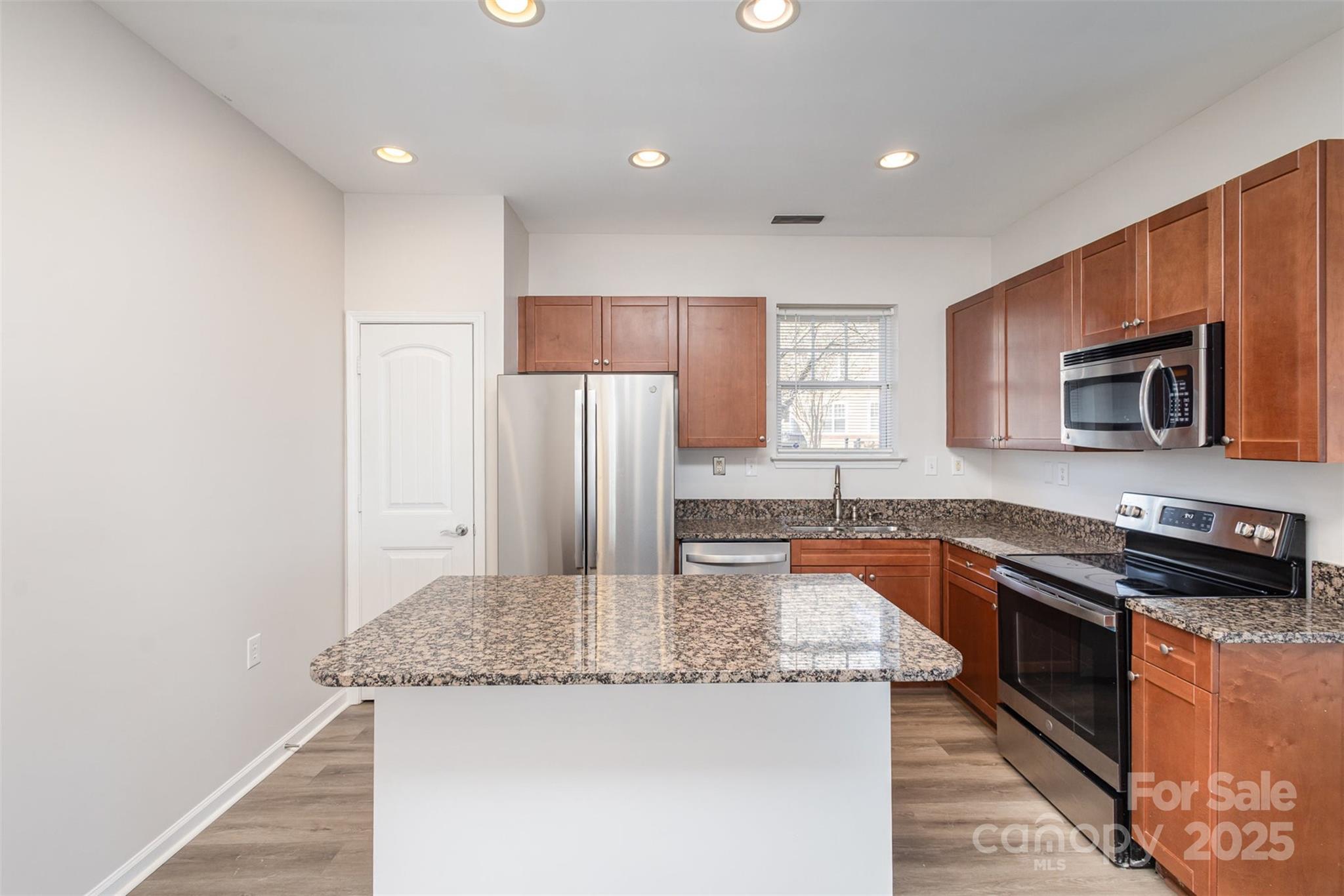 15425 Coventry Court Lane