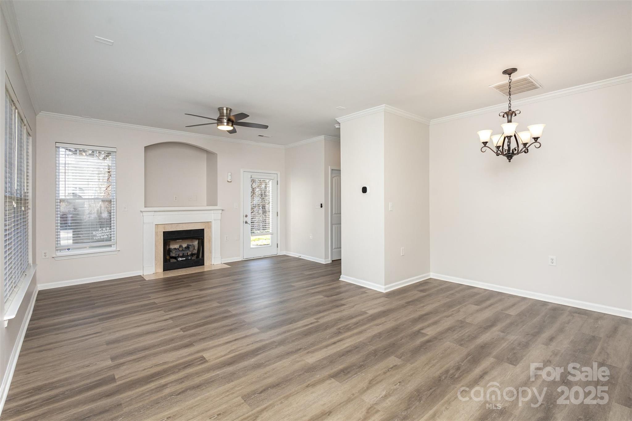 15425 Coventry Court Lane