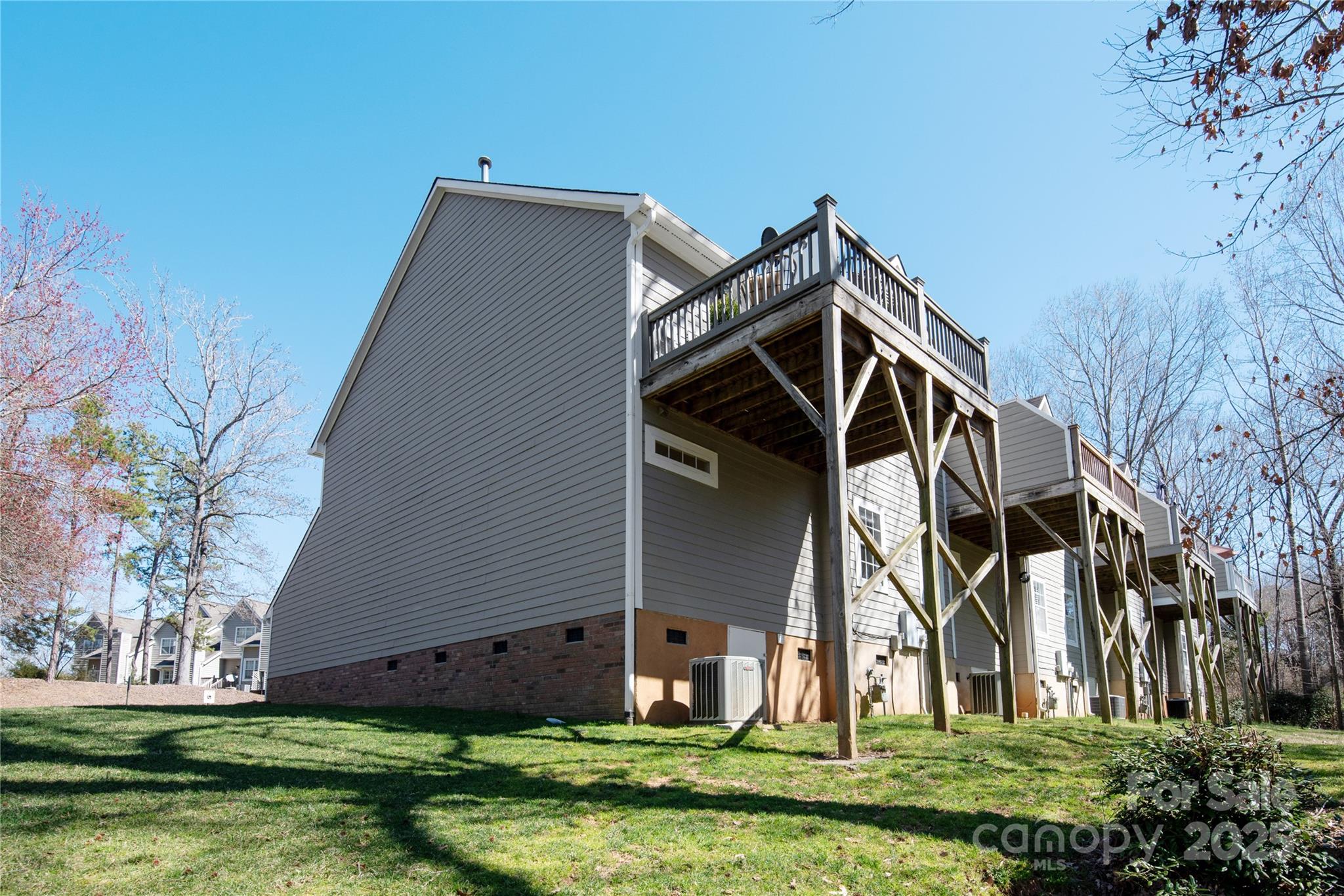 9036 Saint Thomas Lane