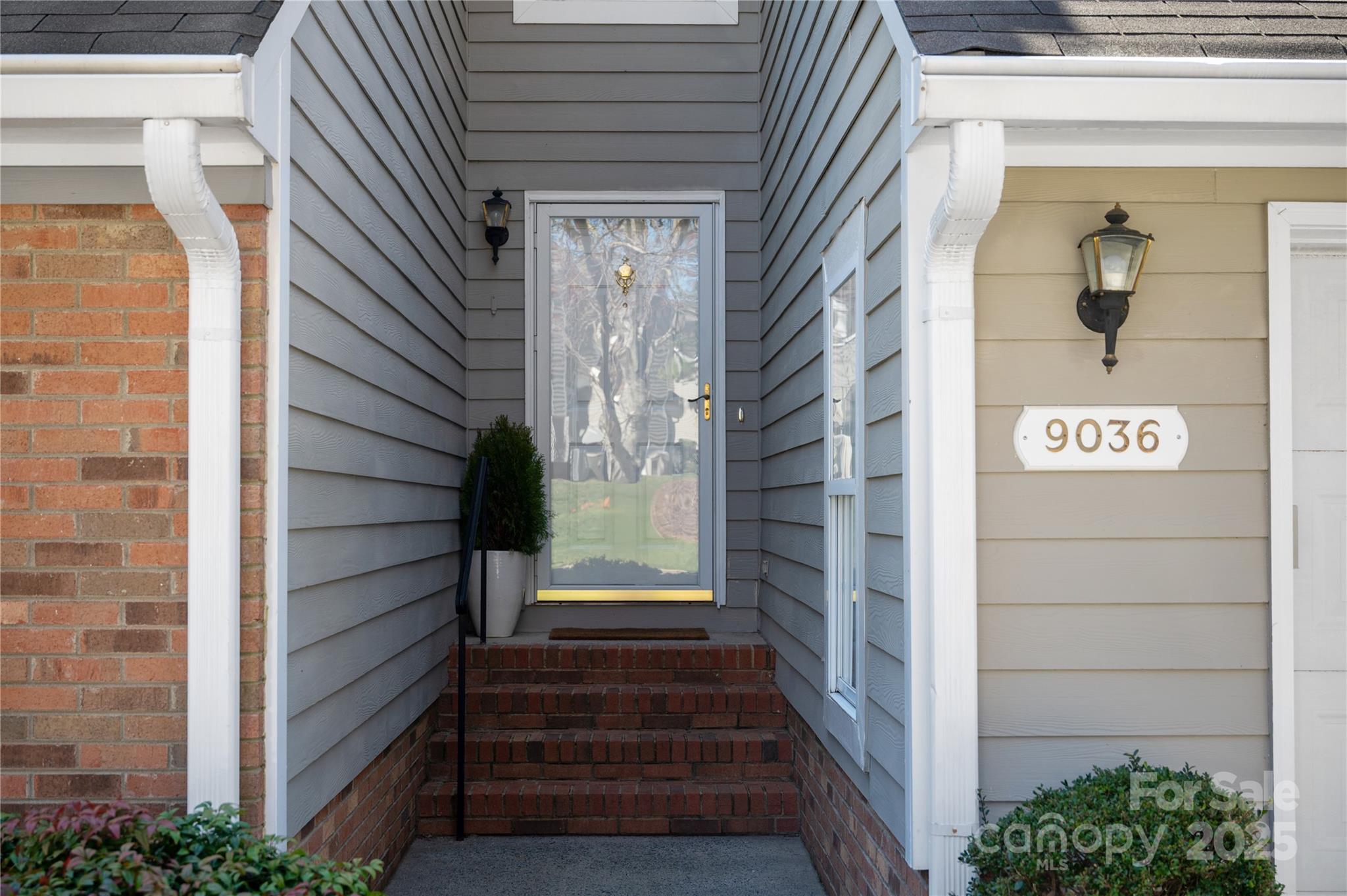 9036 Saint Thomas Lane