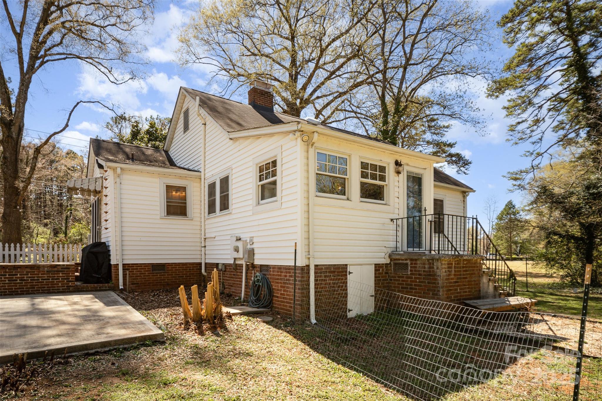 7122 Tuckaseegee Road