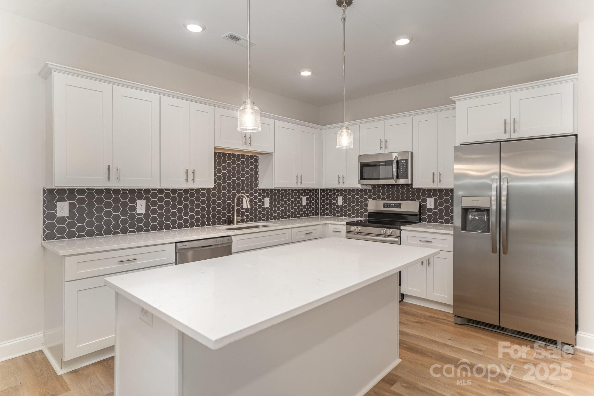 2821 New Pineola Road