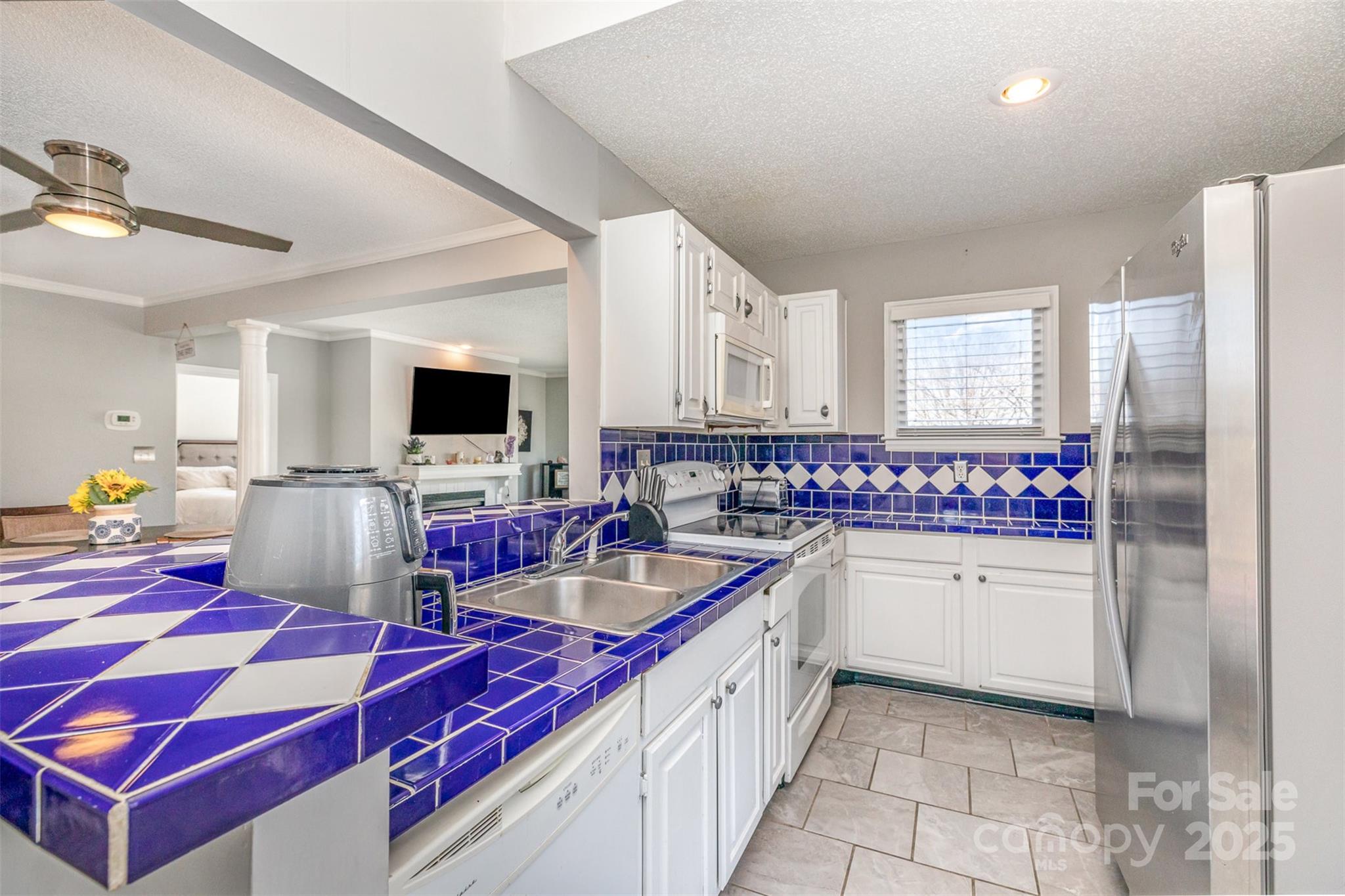 9035 J M Keynes Drive Unit: 33