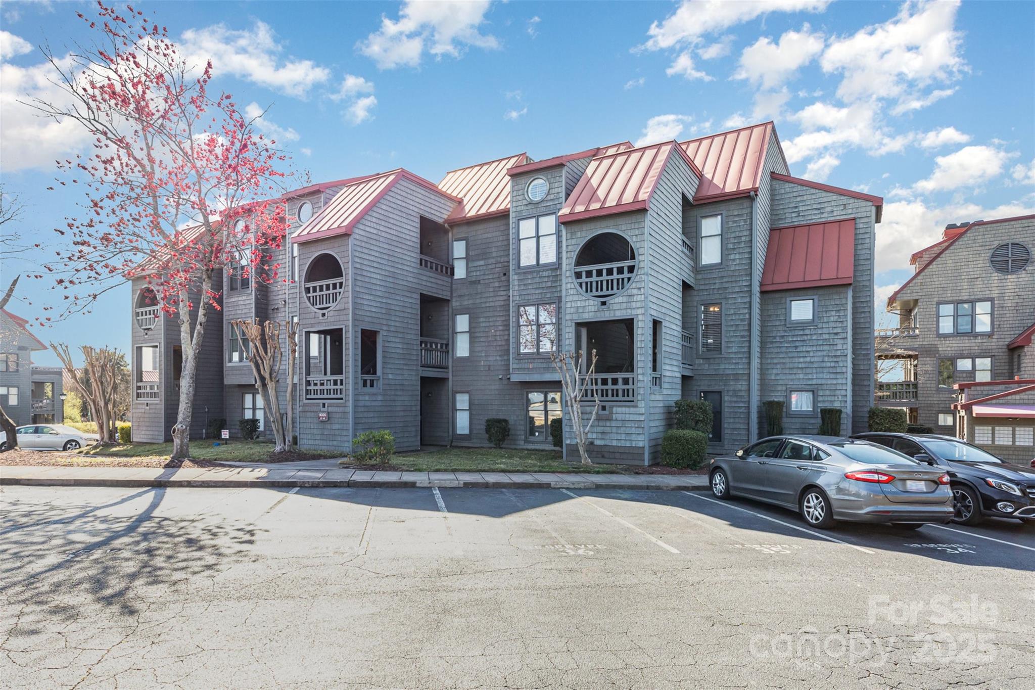 9035 J M Keynes Drive Unit: 33
