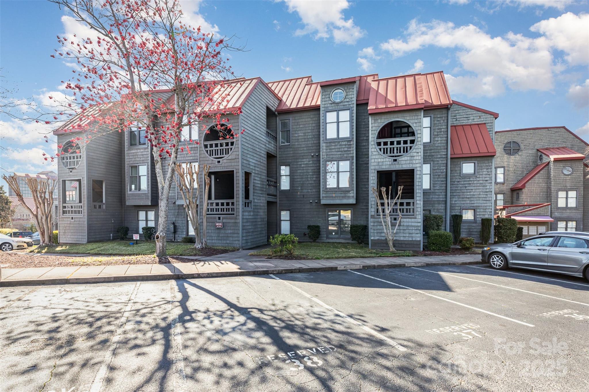 9035 J M Keynes Drive Unit: 33
