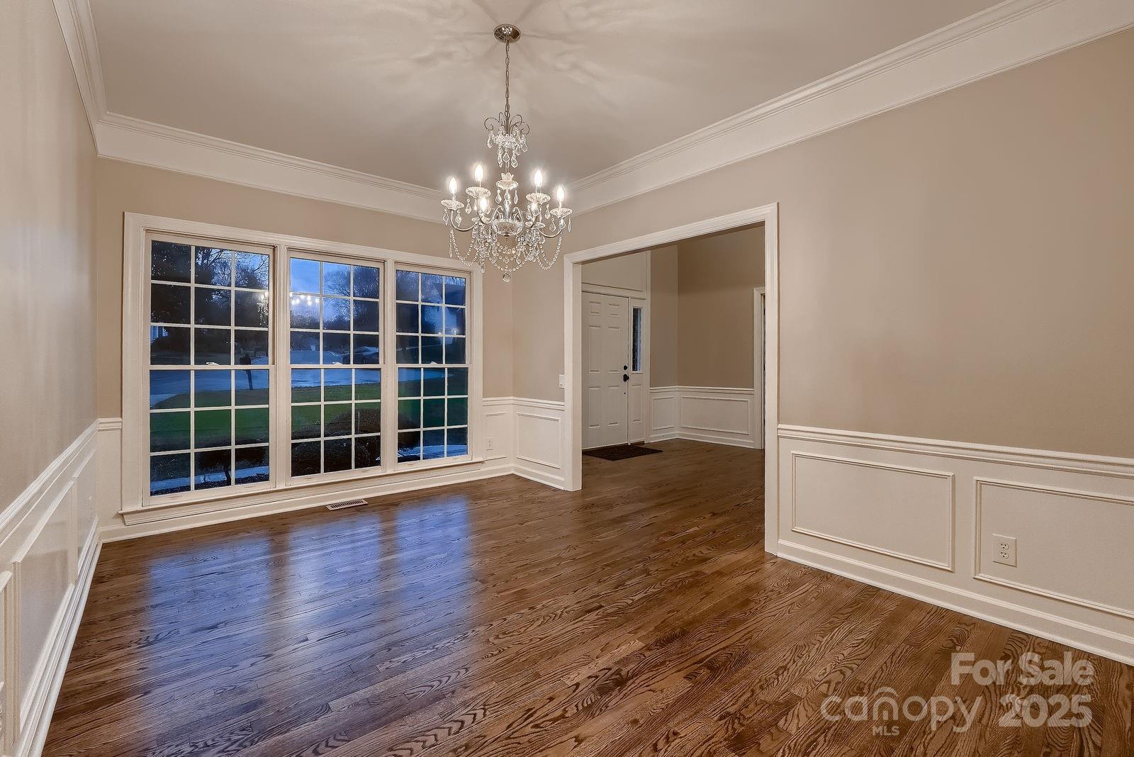 2835 Peverell Lane