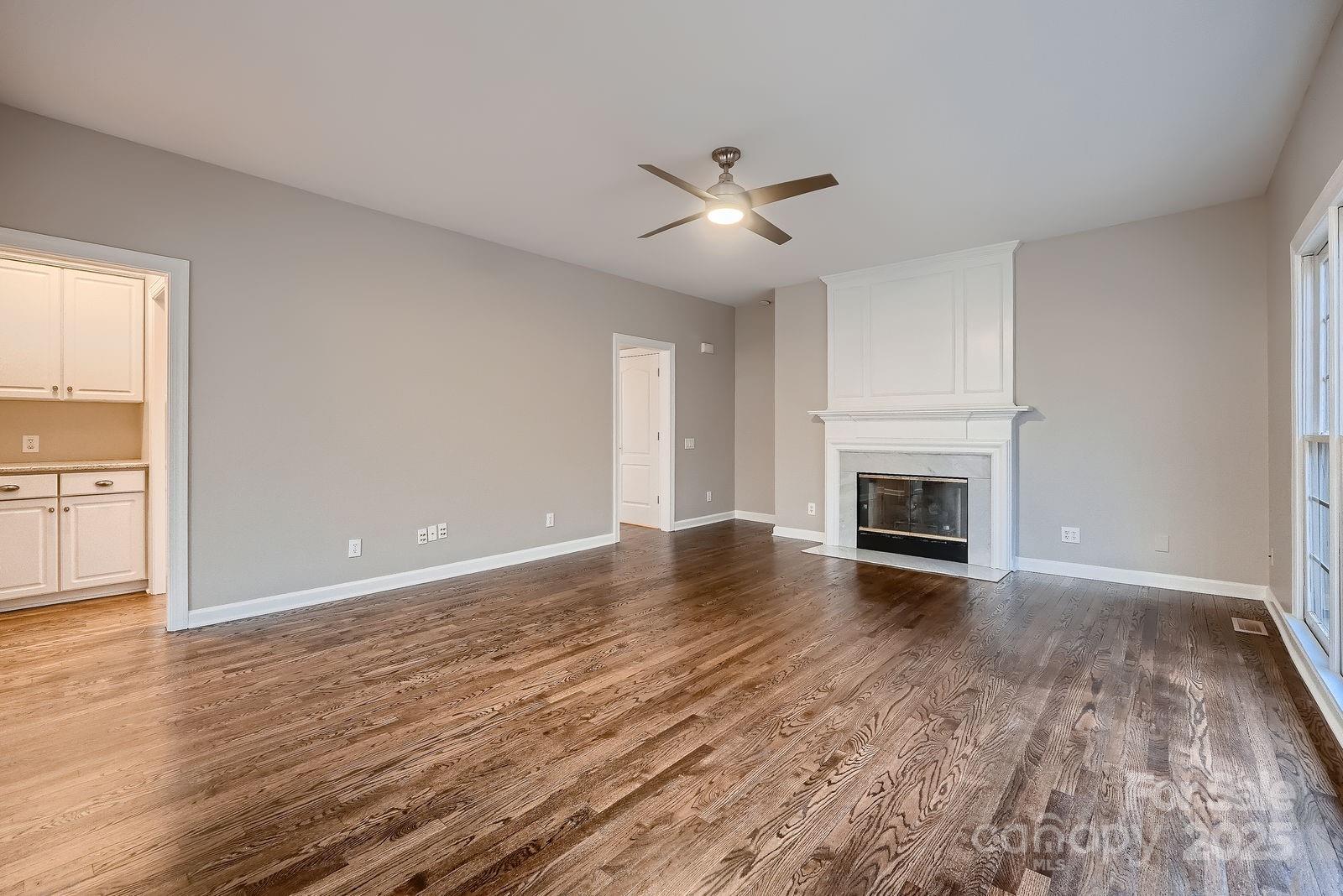 2835 Peverell Lane