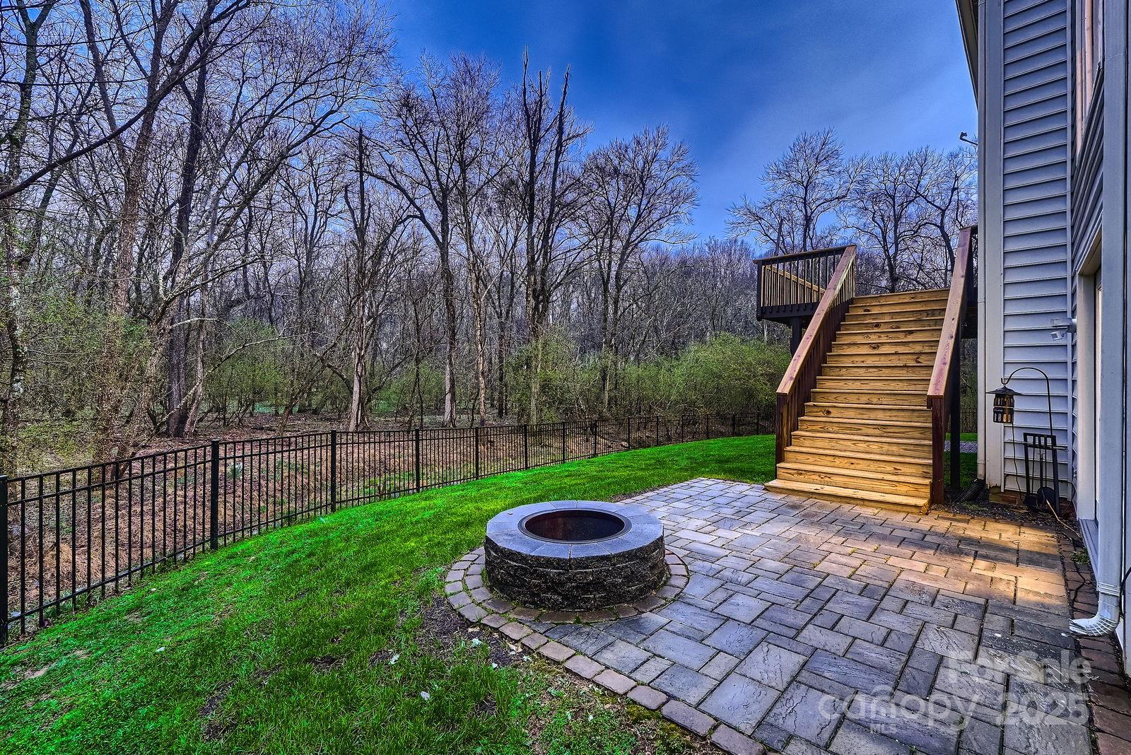 2835 Peverell Lane