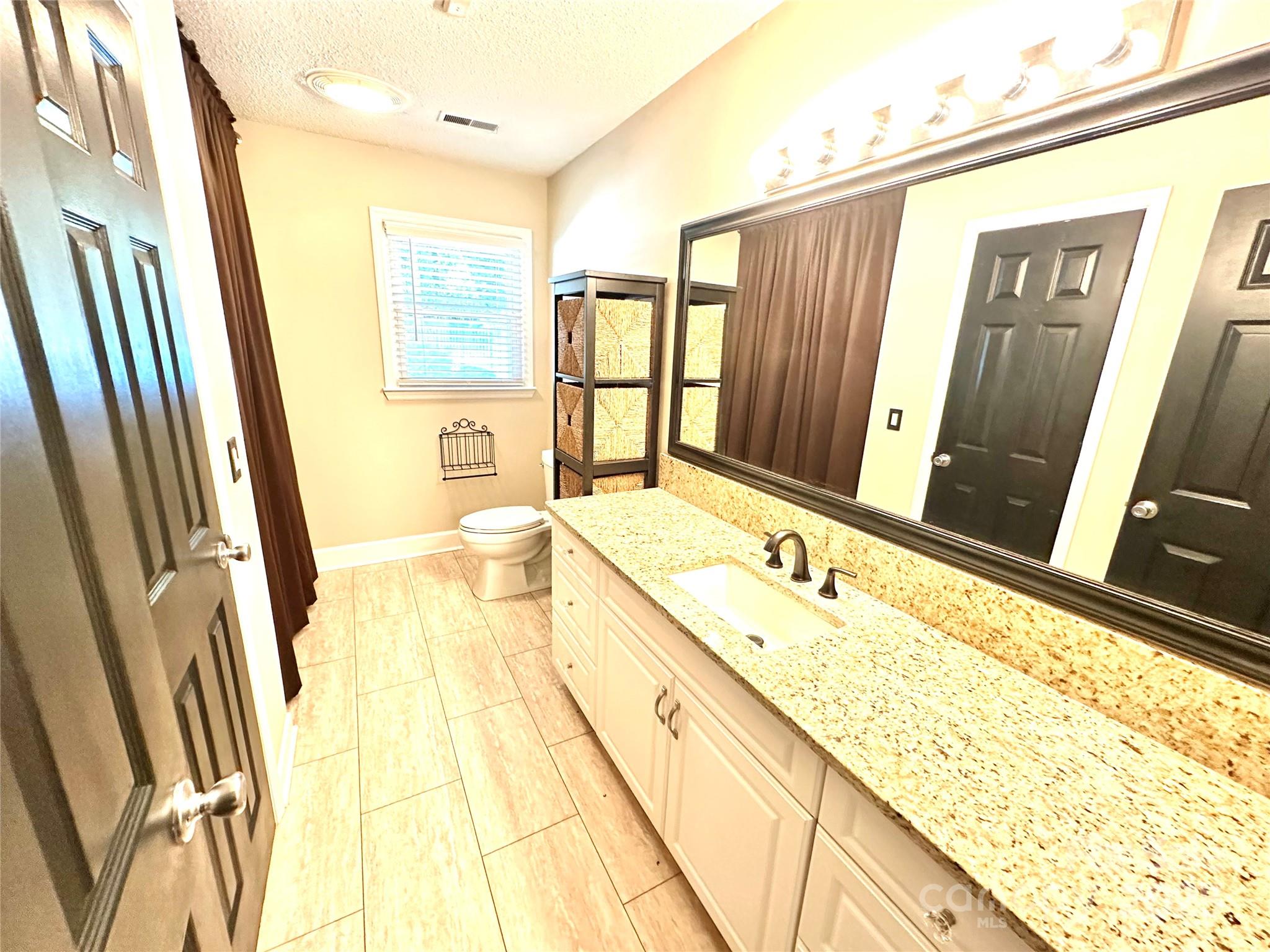 9401 Elvis Drive