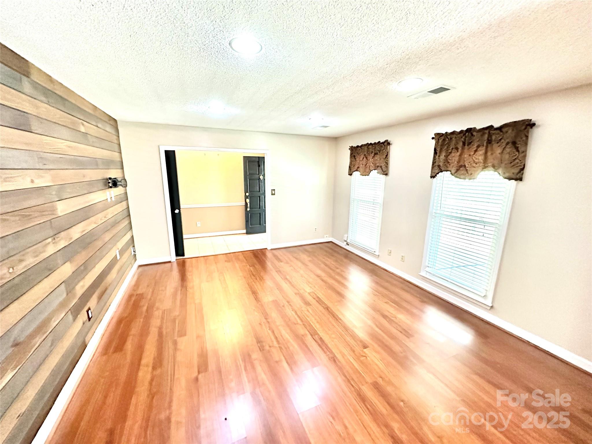 9401 Elvis Drive