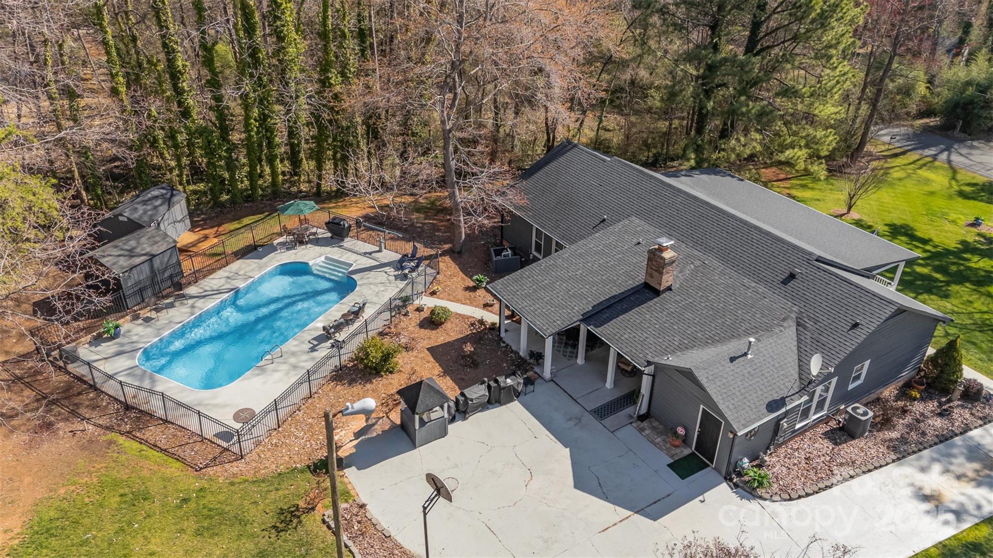 9401 Elvis Drive