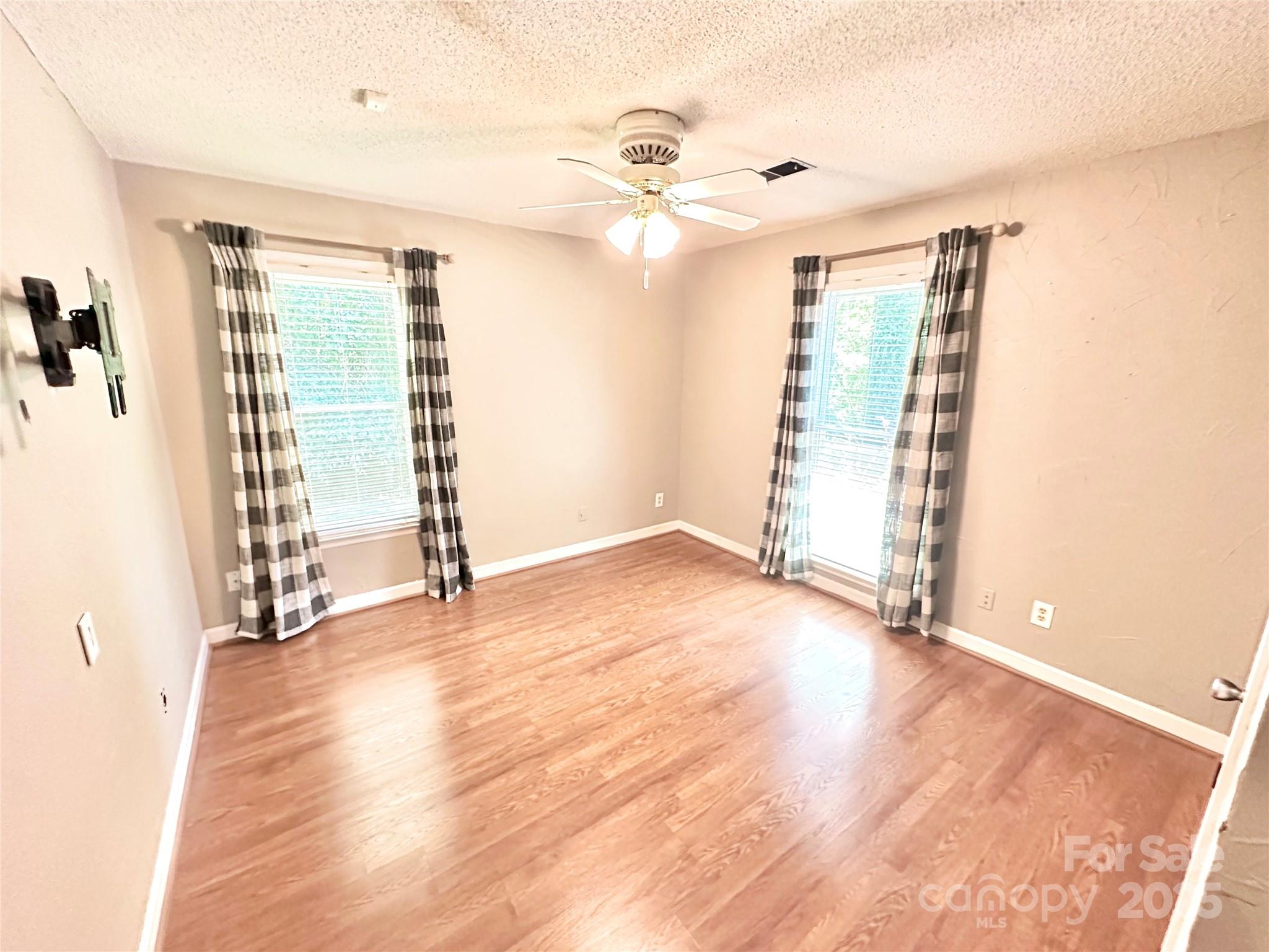 9401 Elvis Drive