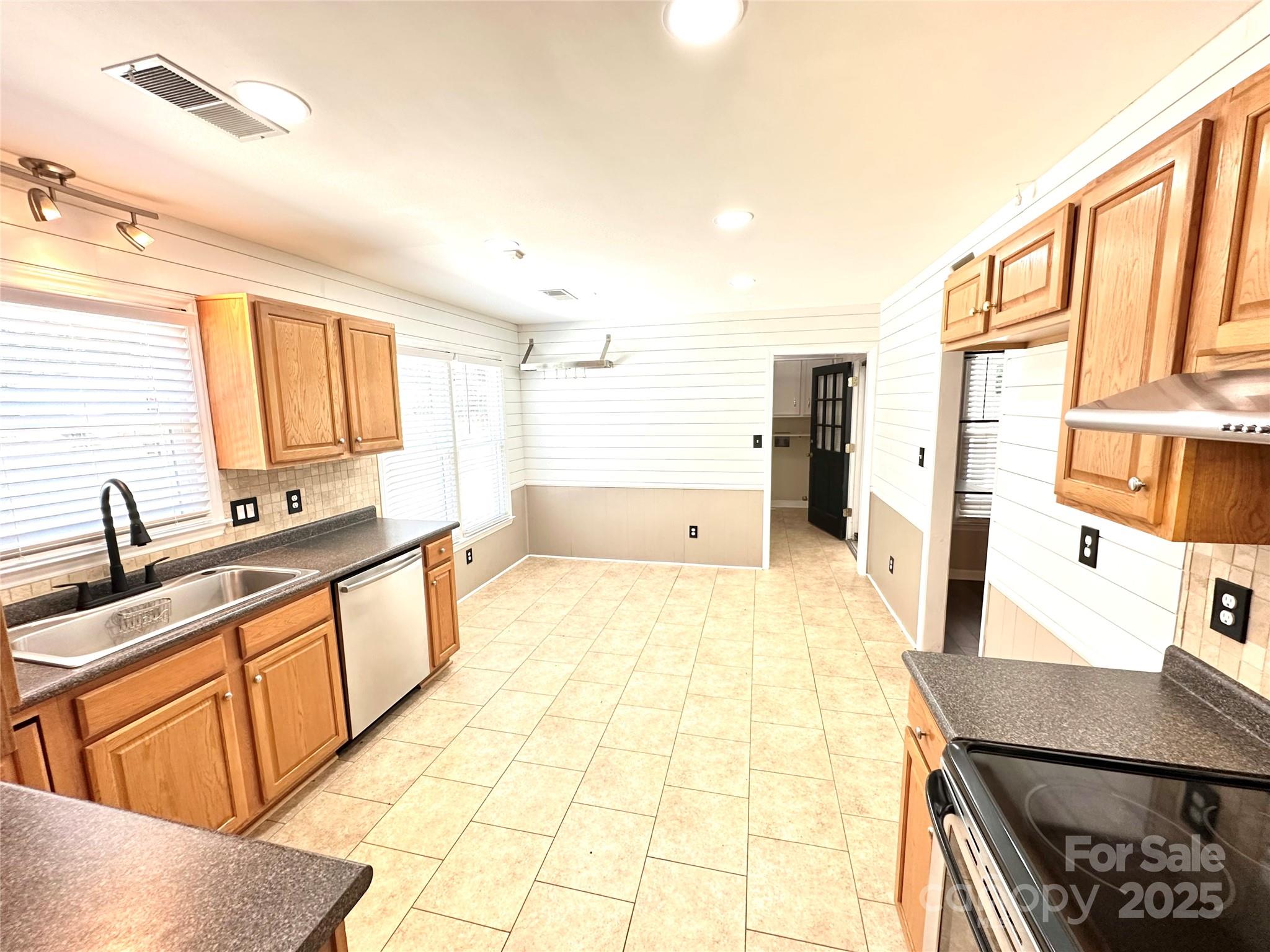 9401 Elvis Drive