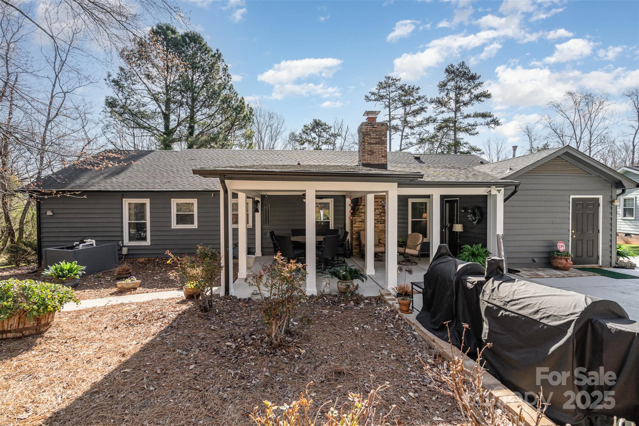 9401 Elvis Drive