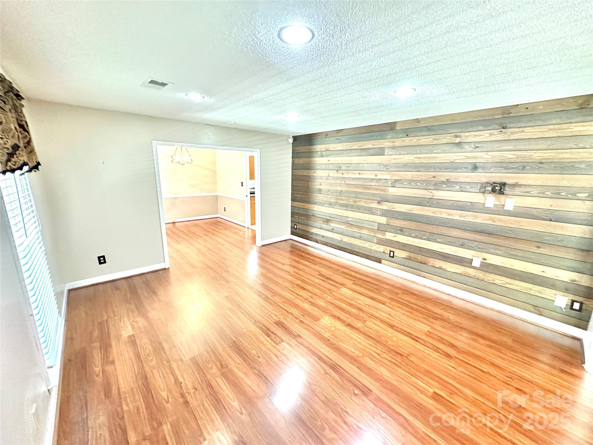 9401 Elvis Drive